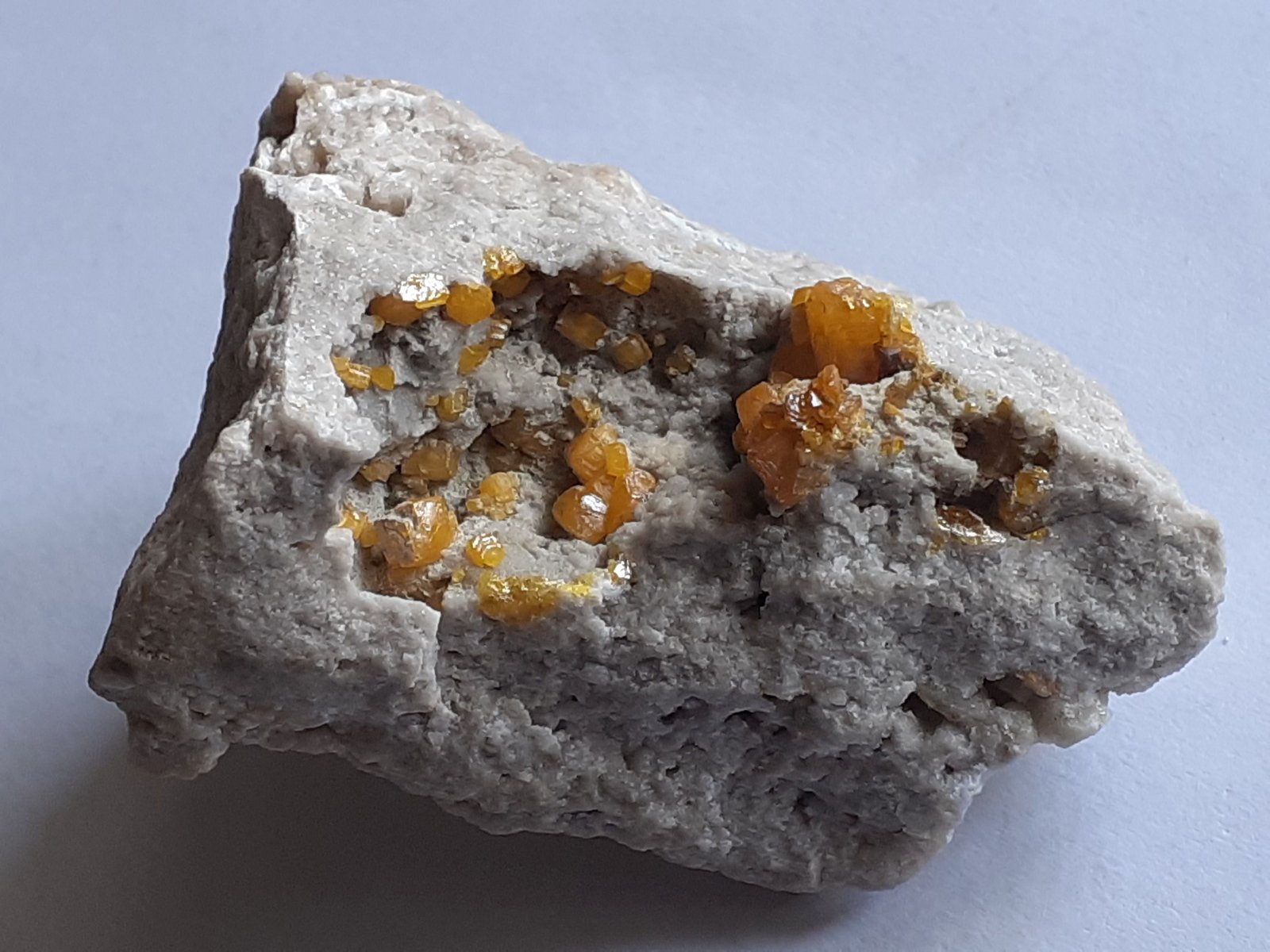 Wulfenite
5 x 3,5 cm
(Autor: Volkmar Stingl)