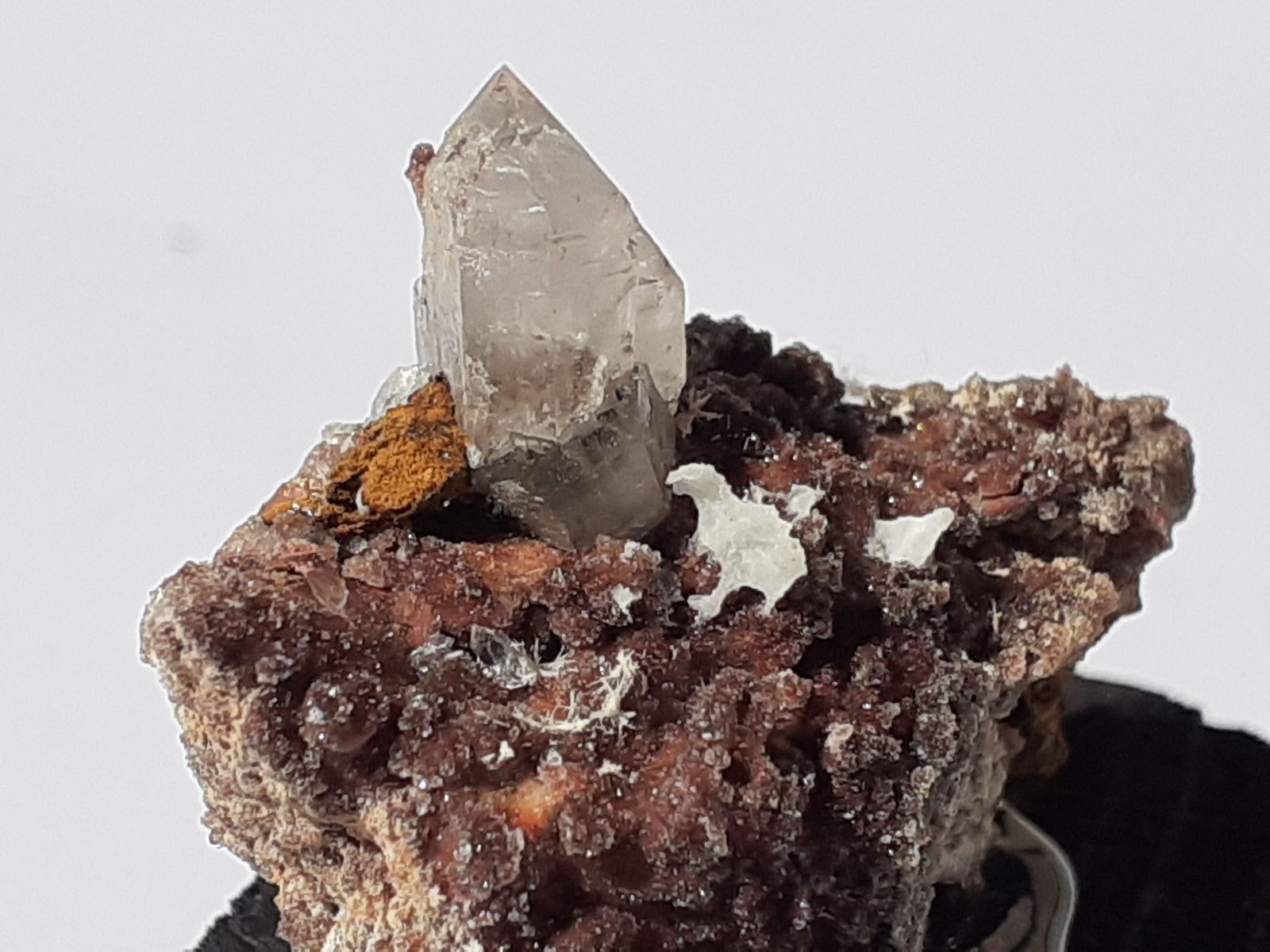 Quartz, Aragonite
2,5 x 2,5 cm
(Autor: Volkmar Stingl)