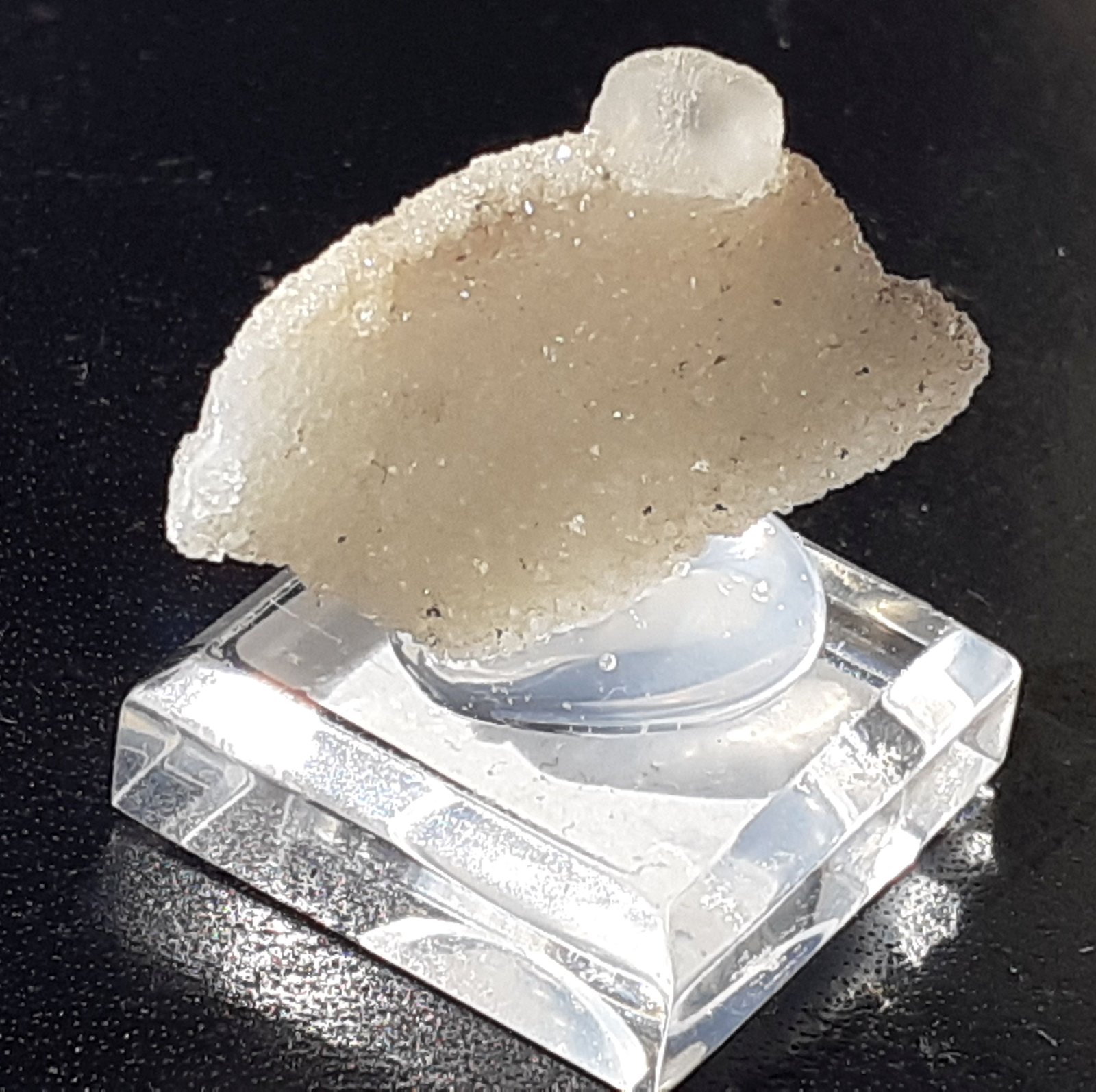 Fluorite, Quartz
2,5 x 2 cm
(Autor: Volkmar Stingl)