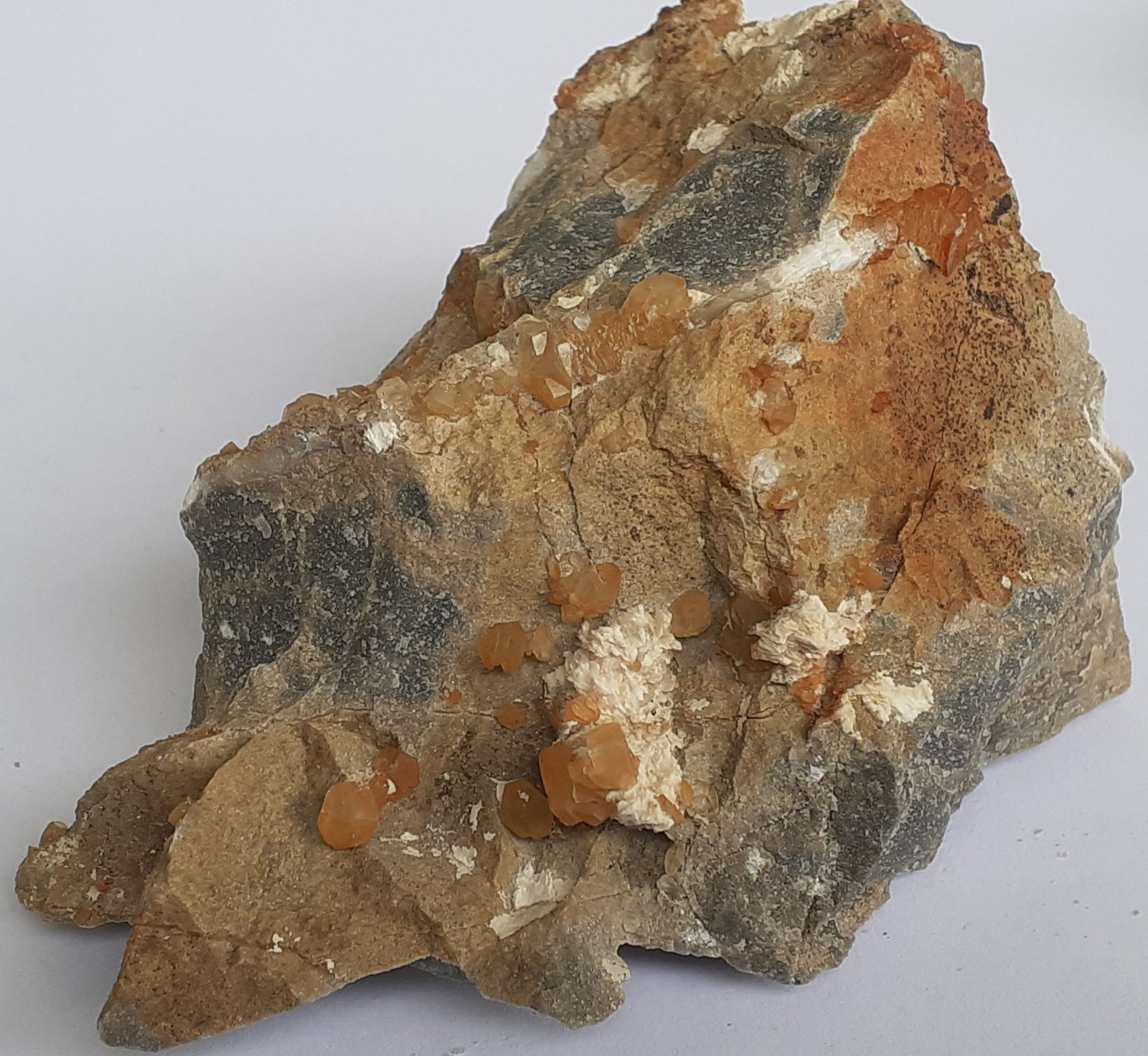 Calcite, Baryte
10 x 7 cm
(Autor: Volkmar Stingl)