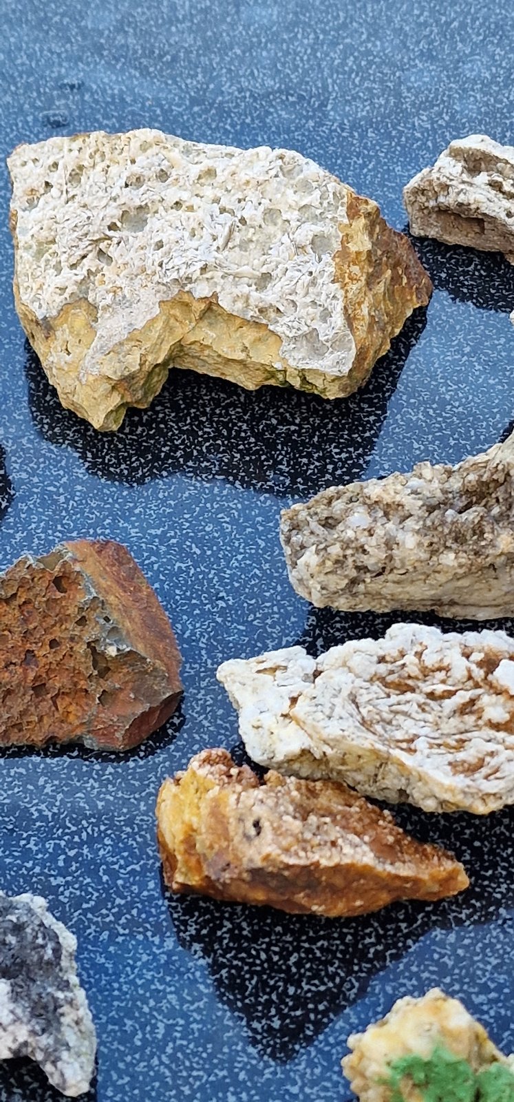 mixed copper based ores and baryte
10 cm
(Autor: Forrestblyth)