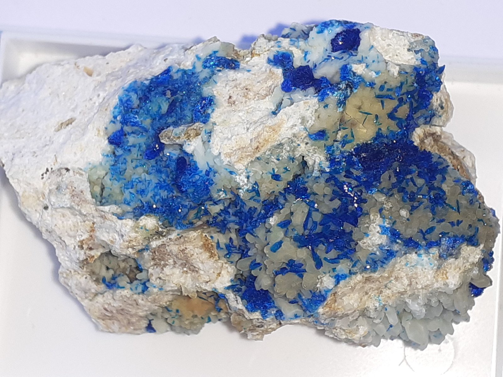 Veszelyite, Hemimorphite
5,5 x 3,5 cm
(Autor: Volkmar Stingl)