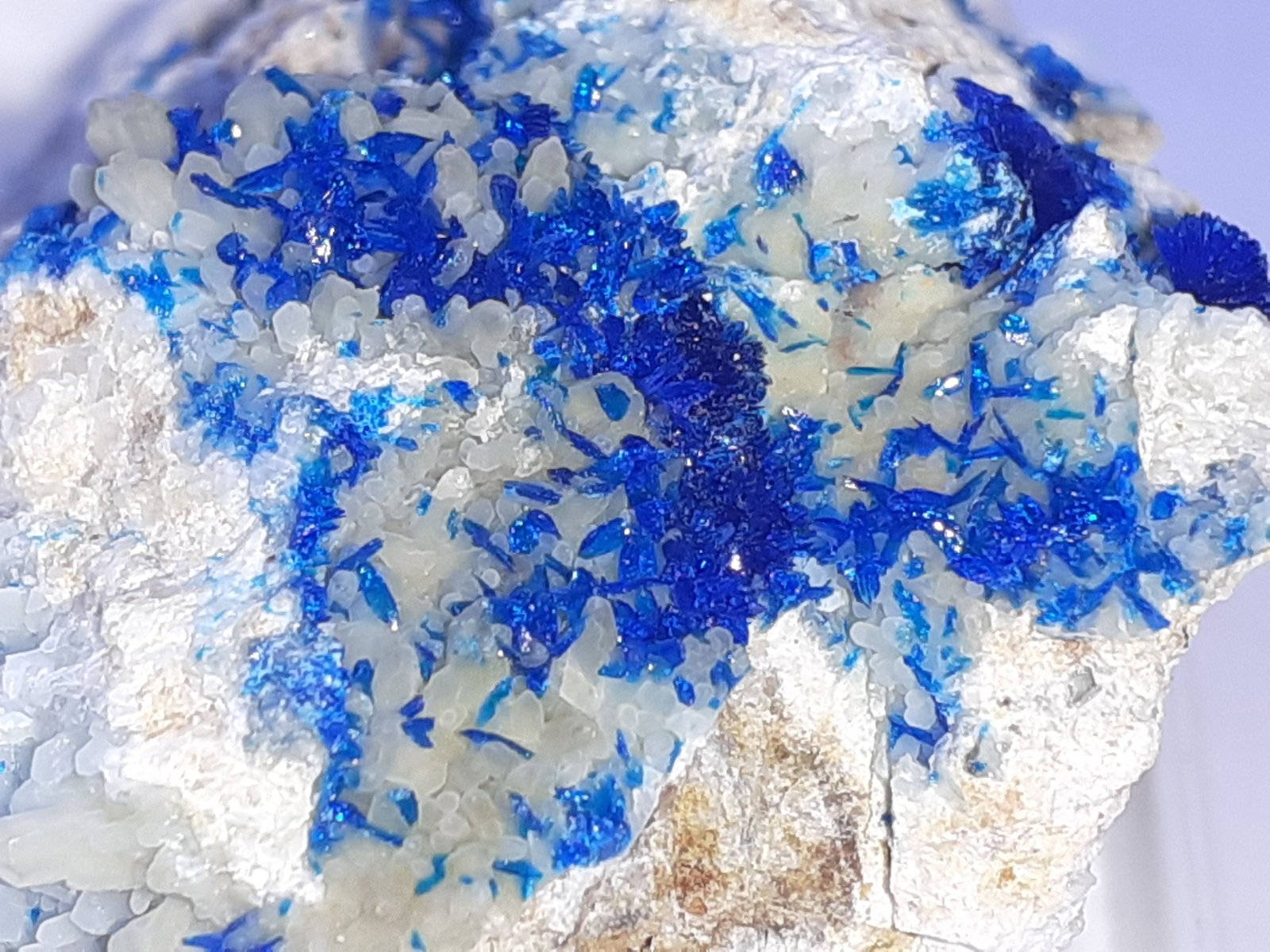 Veszelyite, Hemimorphite
5,5 x 3,5 cm
(Autor: Volkmar Stingl)