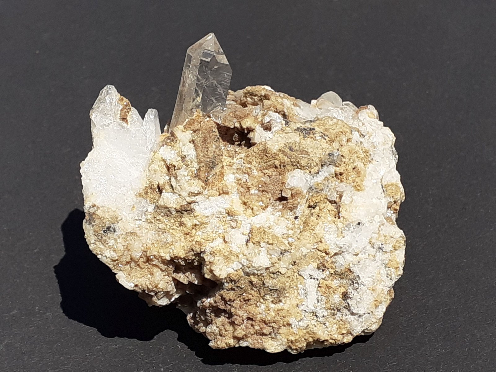Quartz (variety rock crystal)
5 x 4,5 cm
(Autor: Volkmar Stingl)