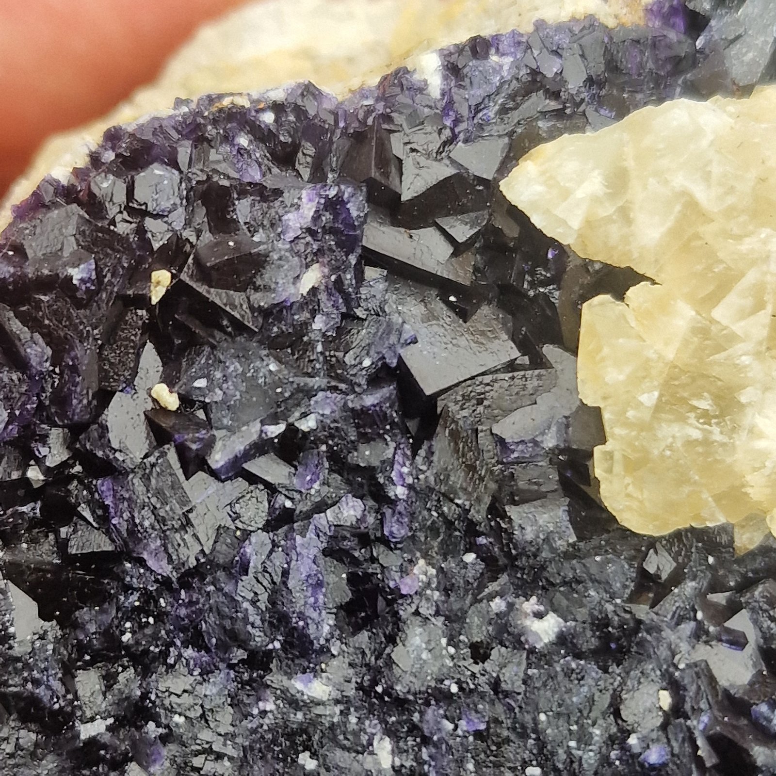 Fluorite Calcite
(Autor: Forrestblyth)