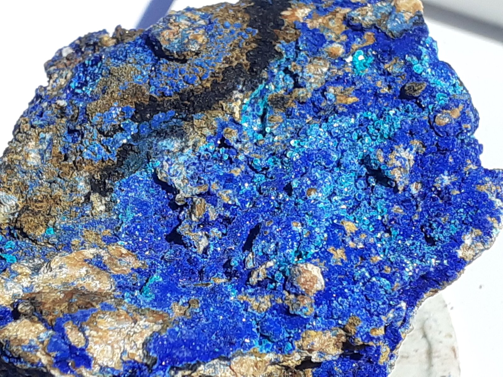Azurite, Chalcophyllite
3,5 x 3 cm
(Autor: Volkmar Stingl)
