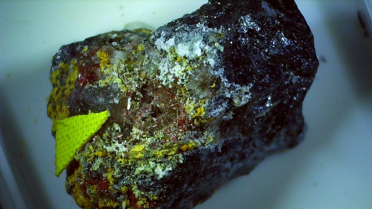Peretaite, Ottensite
2,2 x 1,5 cm
(Autor: Volkmar Stingl)