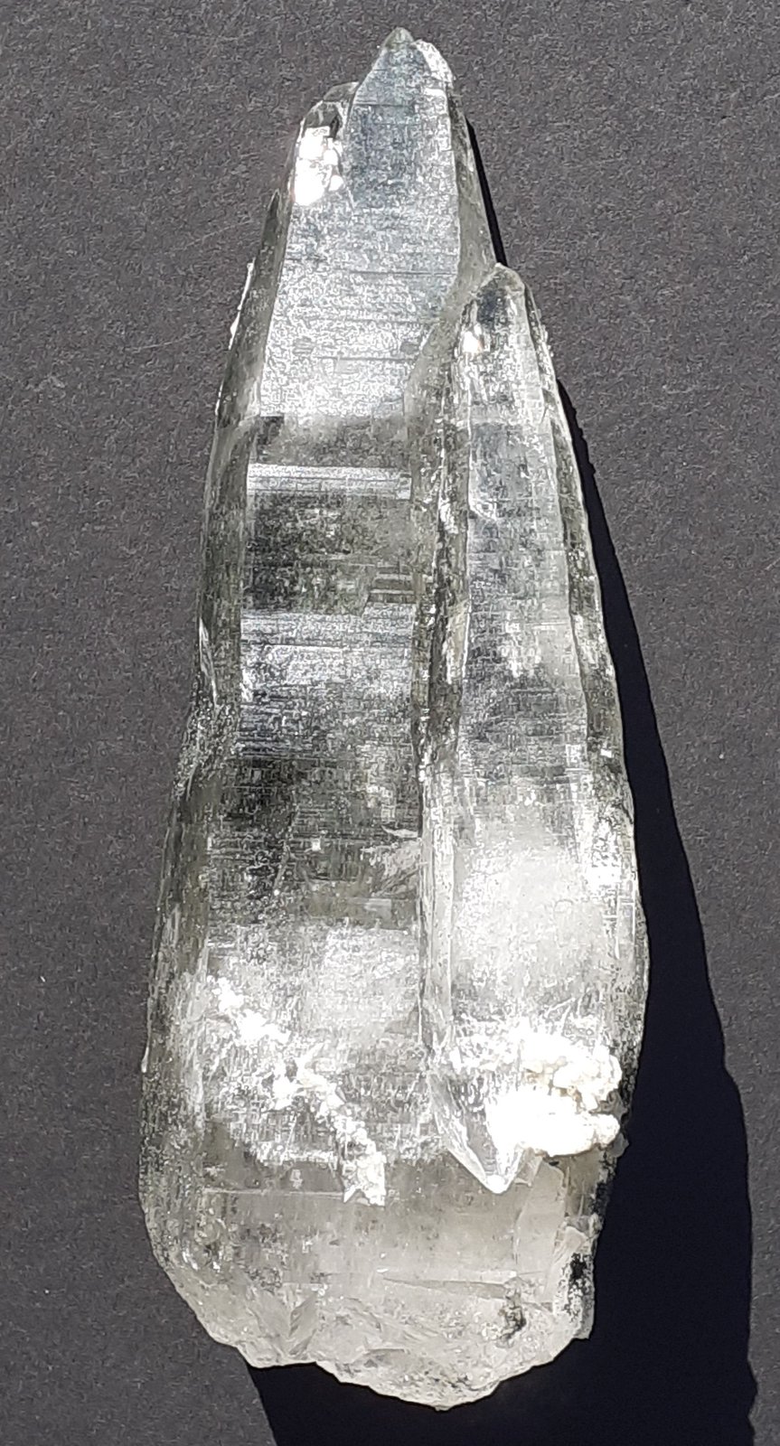Quartz (variety Rock Crystal)
11,5 x 4 cm
(Autor: Volkmar Stingl)