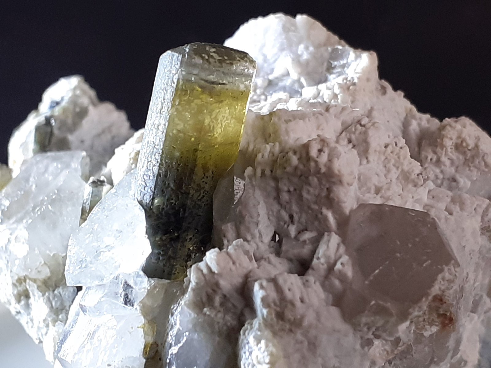 Elbaite
4 x 2,5 cm
(Autor: Volkmar Stingl)