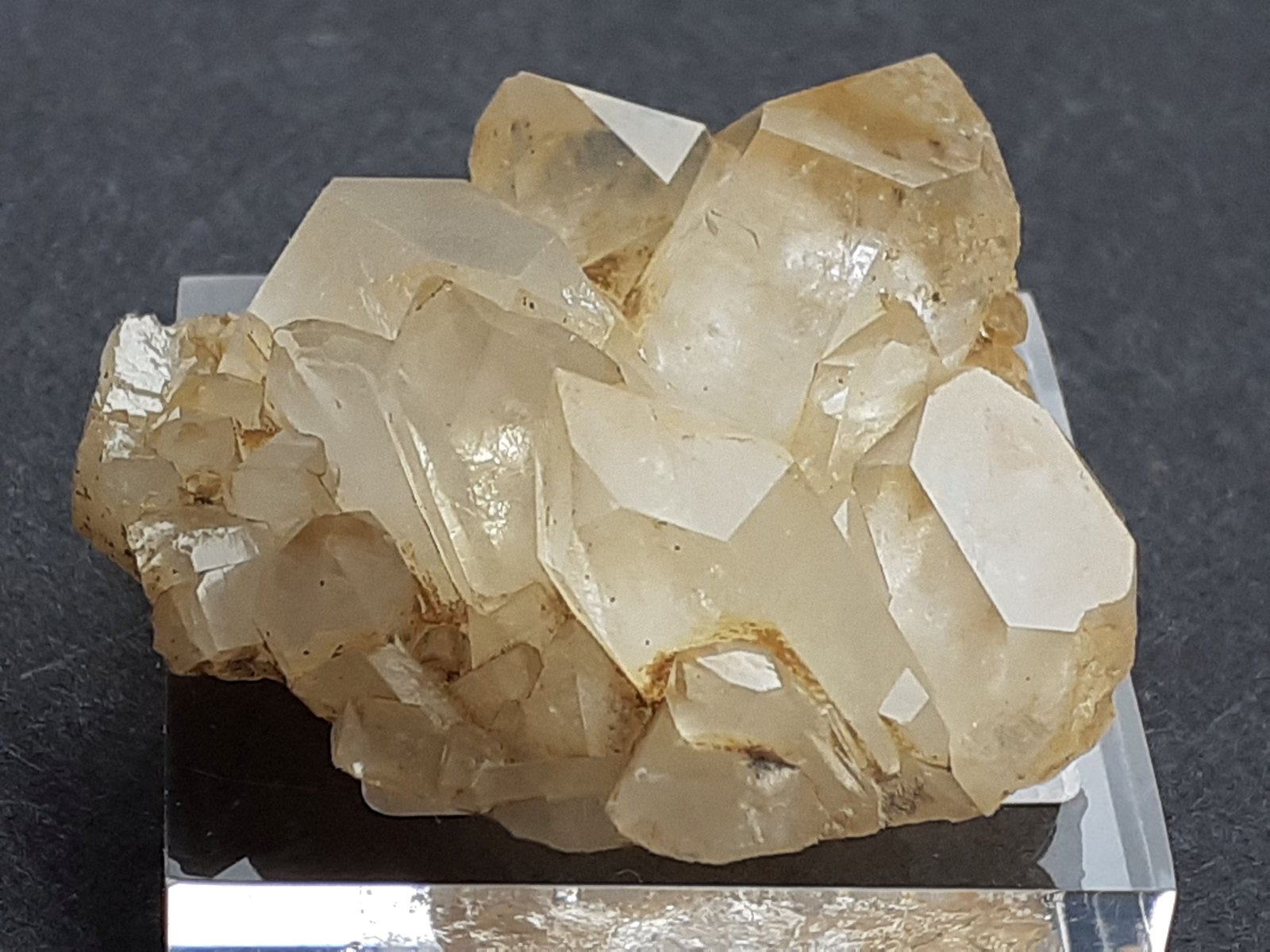 Quartz
3 x 3 cm
(Autor: Volkmar Stingl)