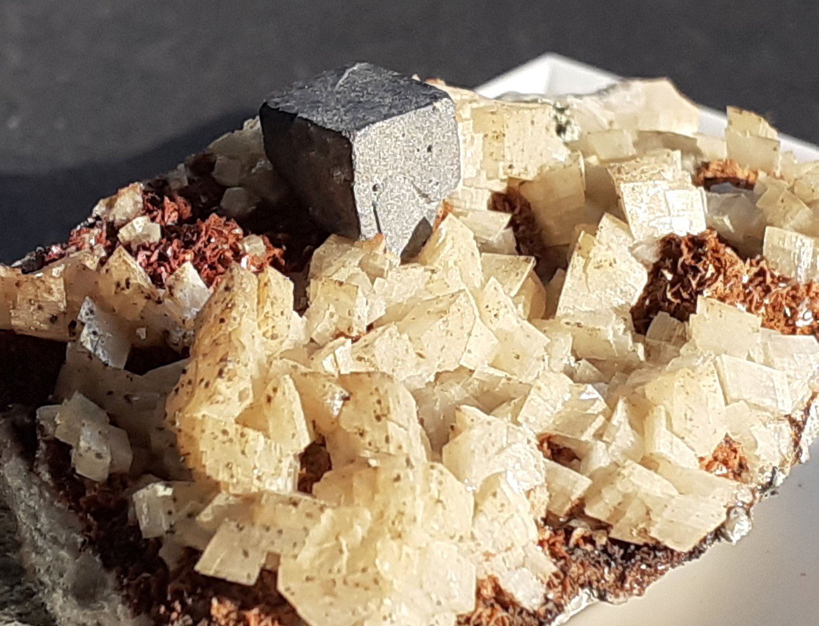 Galena, Dolomite, Siderite
4 x 2,5 cm
(Autor: Volkmar Stingl)
