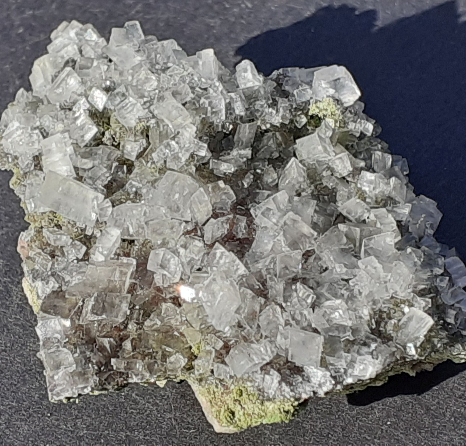 Calcite, Mottramite
4,5 x 3,5 cm
(Autor: Volkmar Stingl)