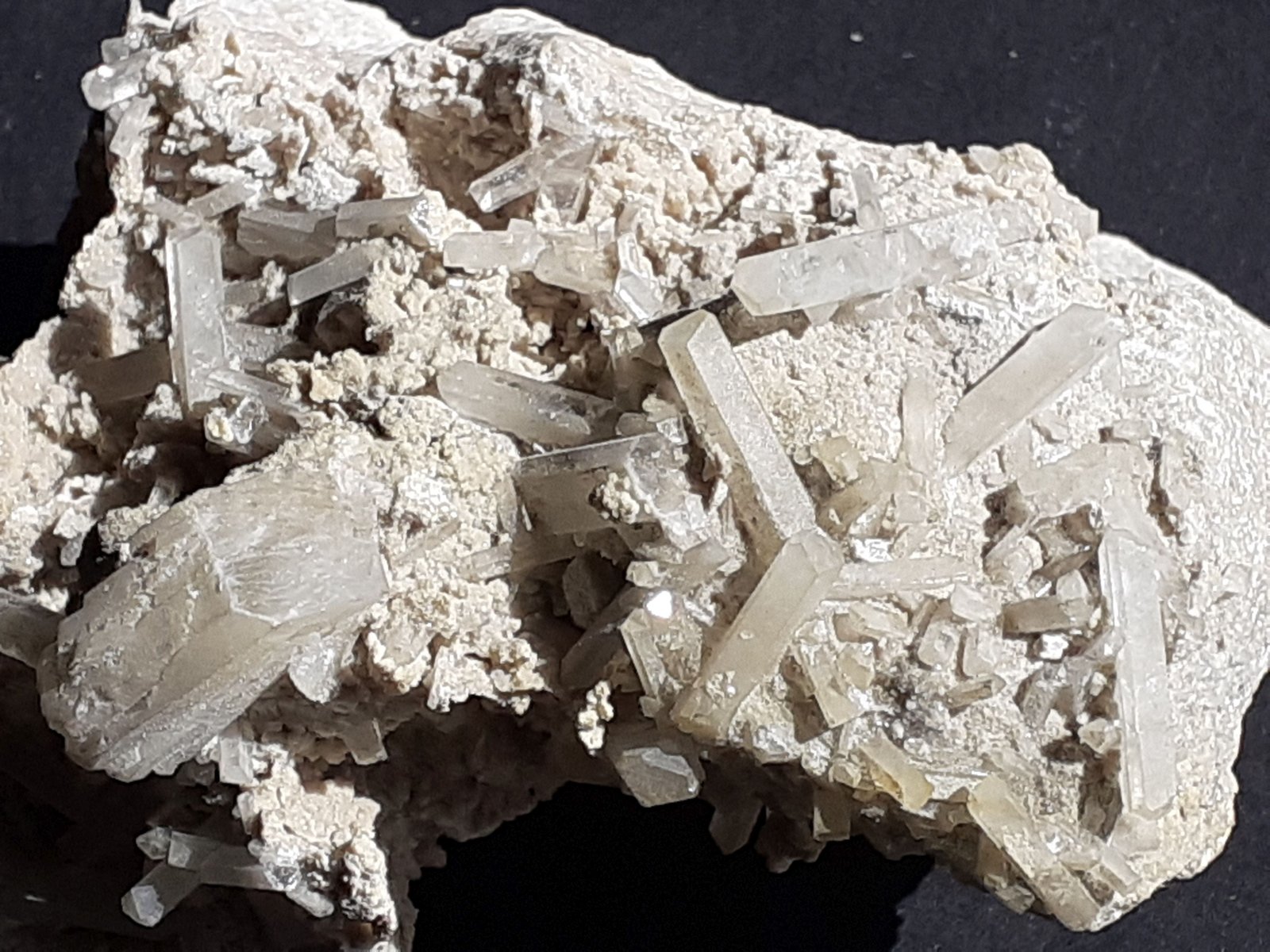 Celestine
8 x 6 cm
(Autor: Volkmar Stingl)