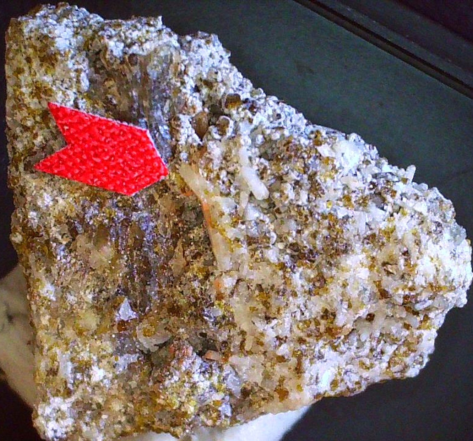 Johnbaumite
2,5 x 2 cm
(Autor: Volkmar Stingl)