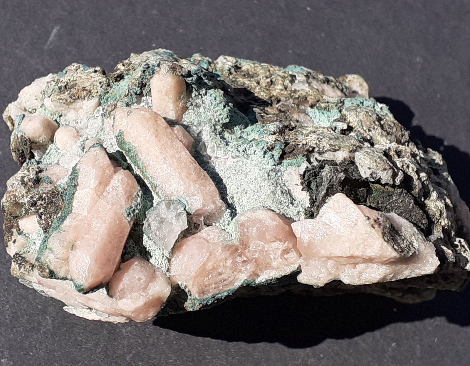 Quartz (variety Rose Quartz)
8 x 5 cm
(Autor: Volkmar Stingl)