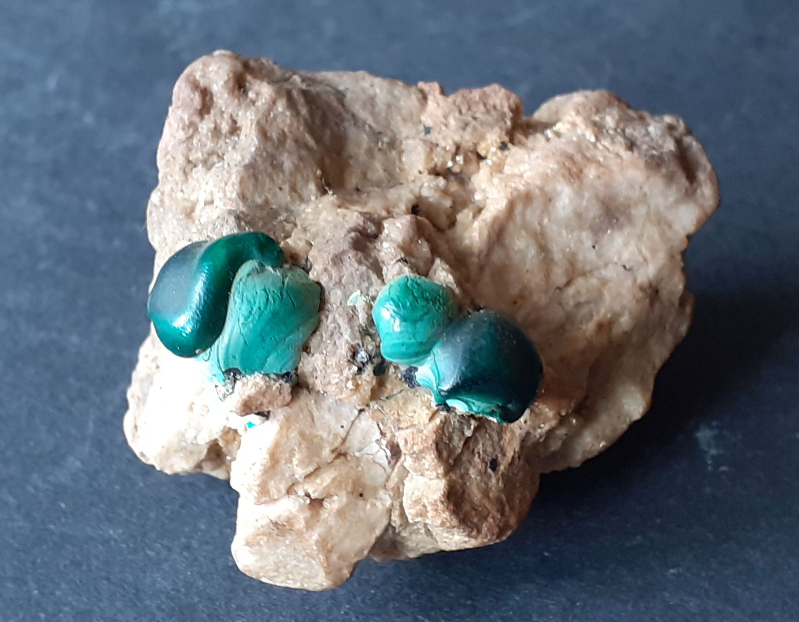 Malachite
3 x 3 cm
(Autor: Volkmar Stingl)