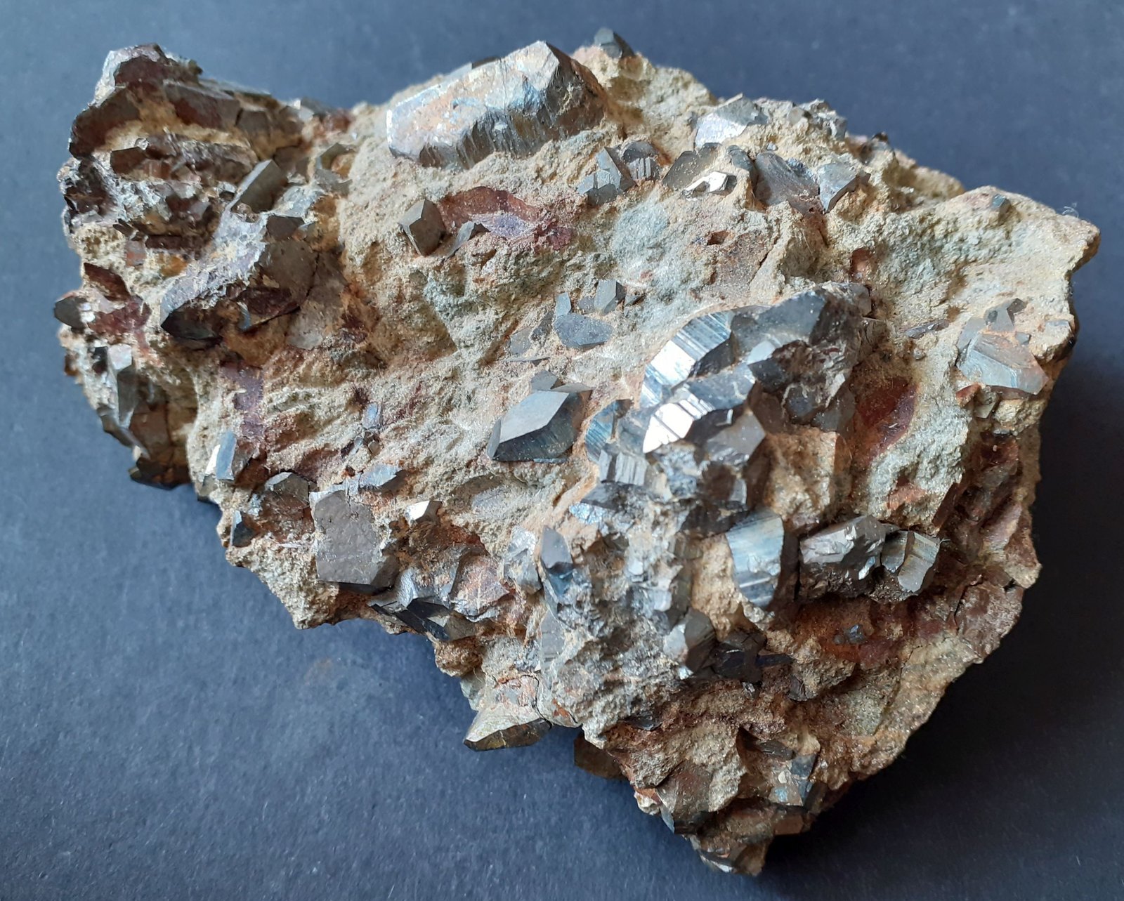 Arsenopyrite
11 x 8,5 cm
(Autor: Volkmar Stingl)
