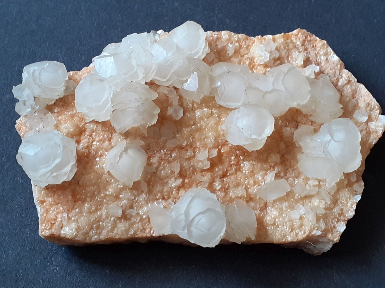 Calcite
8 x 5 cm
(Autor: Volkmar Stingl)