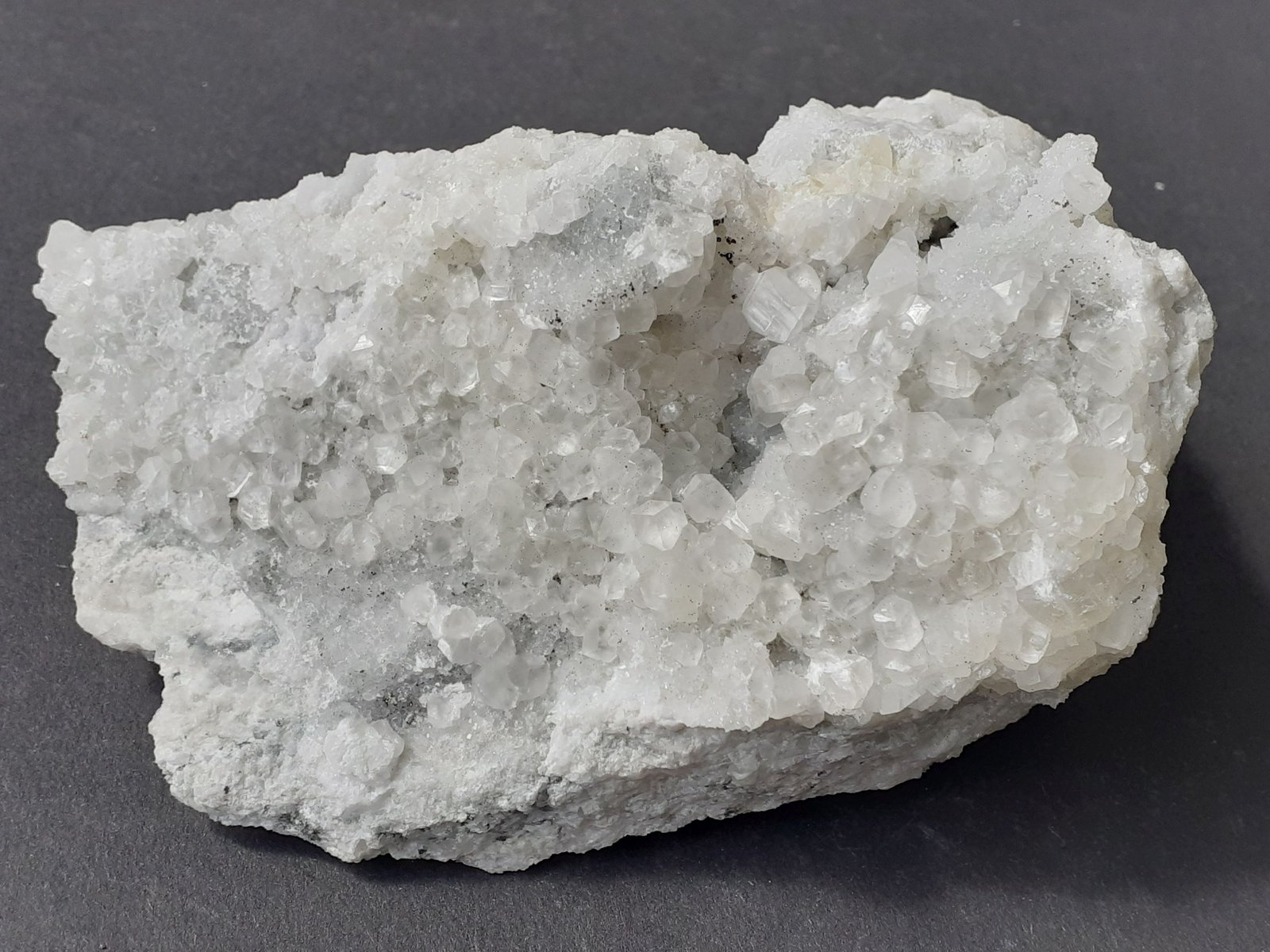 Calcite, Quartz, Pyrite
10 x 7 cm
(Autor: Volkmar Stingl)