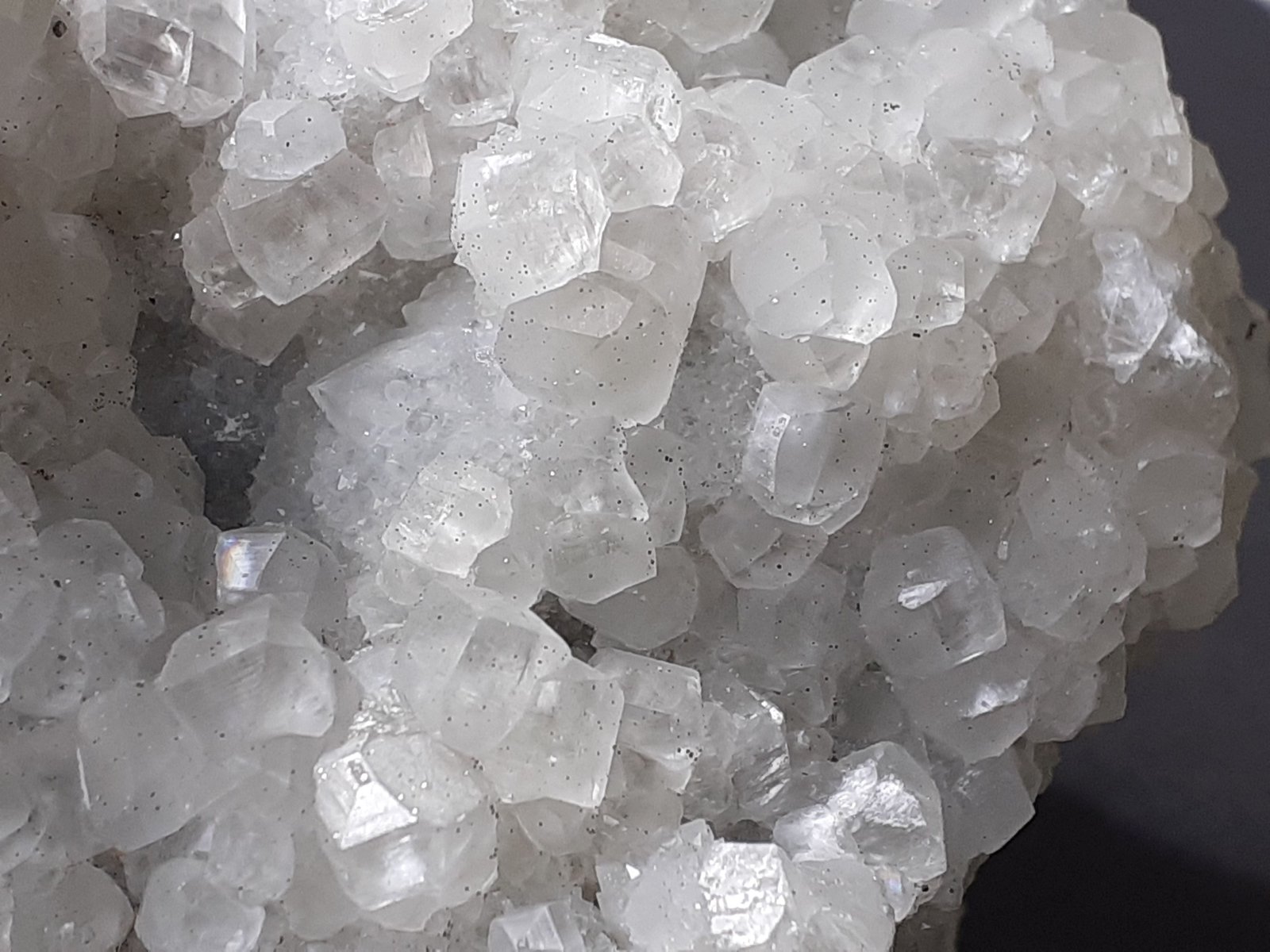 Calcite, Quartz, Pyrite
10 x 7 cm
(Autor: Volkmar Stingl)