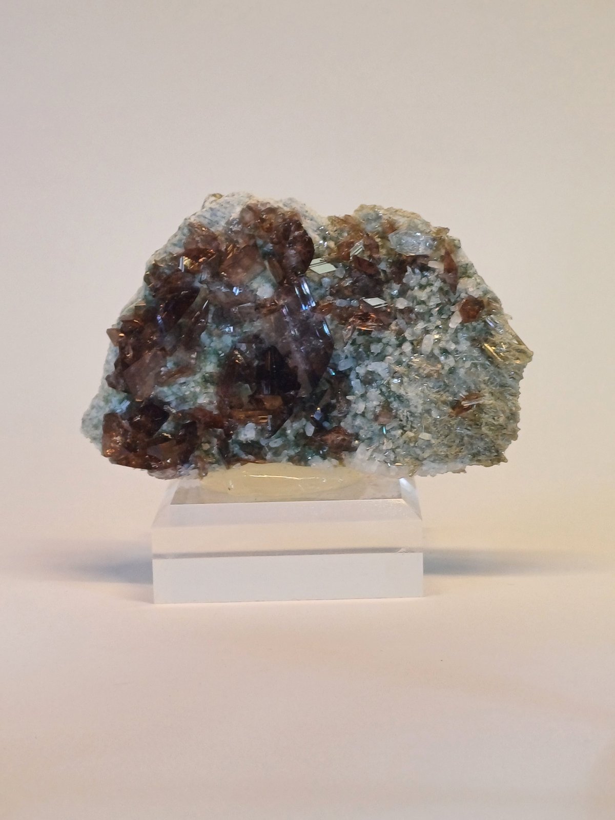Axinite
70mm x 45mm x 20mm
(Autor: Philippe Durand)