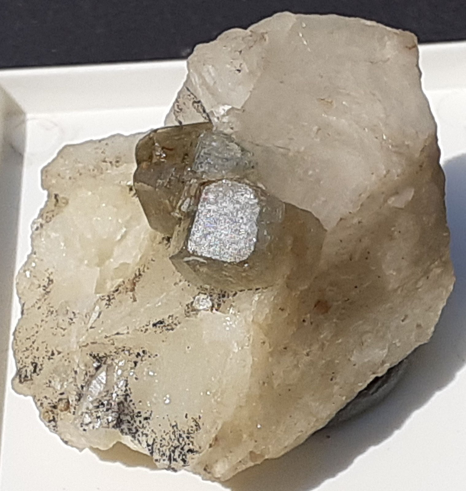 Fluorapatite
3 x 3 cm
(Autor: Volkmar Stingl)