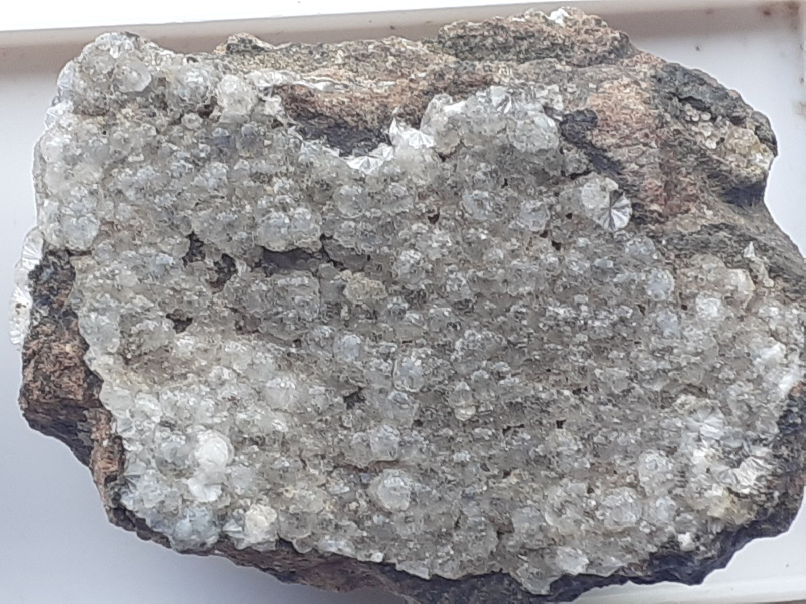 Stilbite-Ca (Puflerite)
4 x 3 cm
(Autor: Volkmar Stingl)