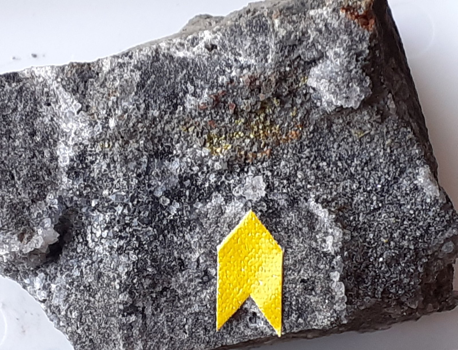 Greenockite
4 x 2,5 cm
(Autor: Volkmar Stingl)