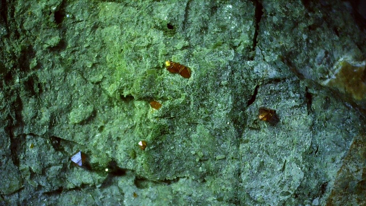 Anatase
4 x 2,5 cm
(Autor: Volkmar Stingl)