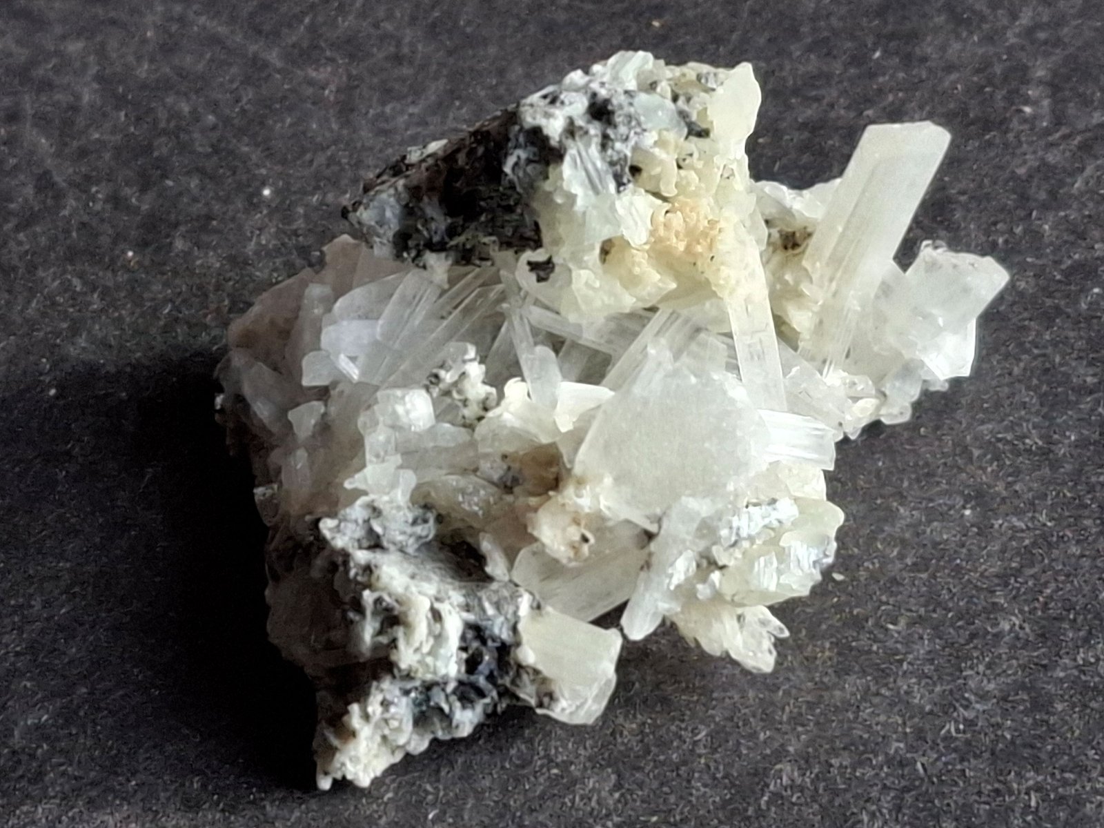 Olshanskyite
3,5 x 3 cm
(Autor: Volkmar Stingl)