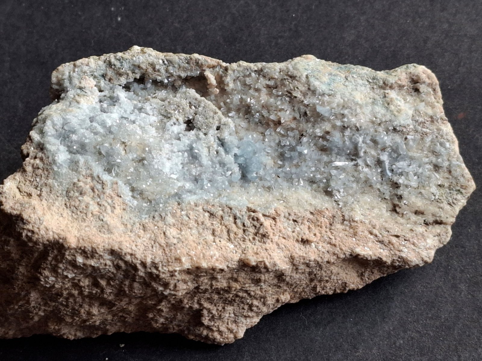 Celestine
11 x 6 cm
(Autor: Volkmar Stingl)