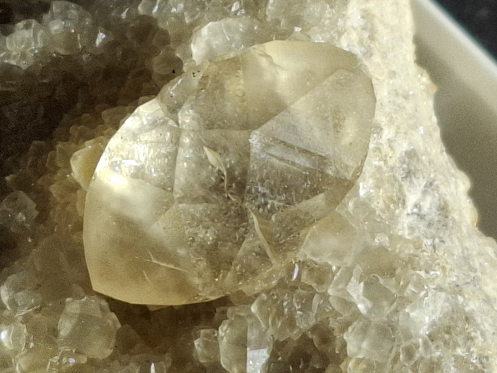 Calcite
5,5 x 4,5 cm
(Autor: Volkmar Stingl)