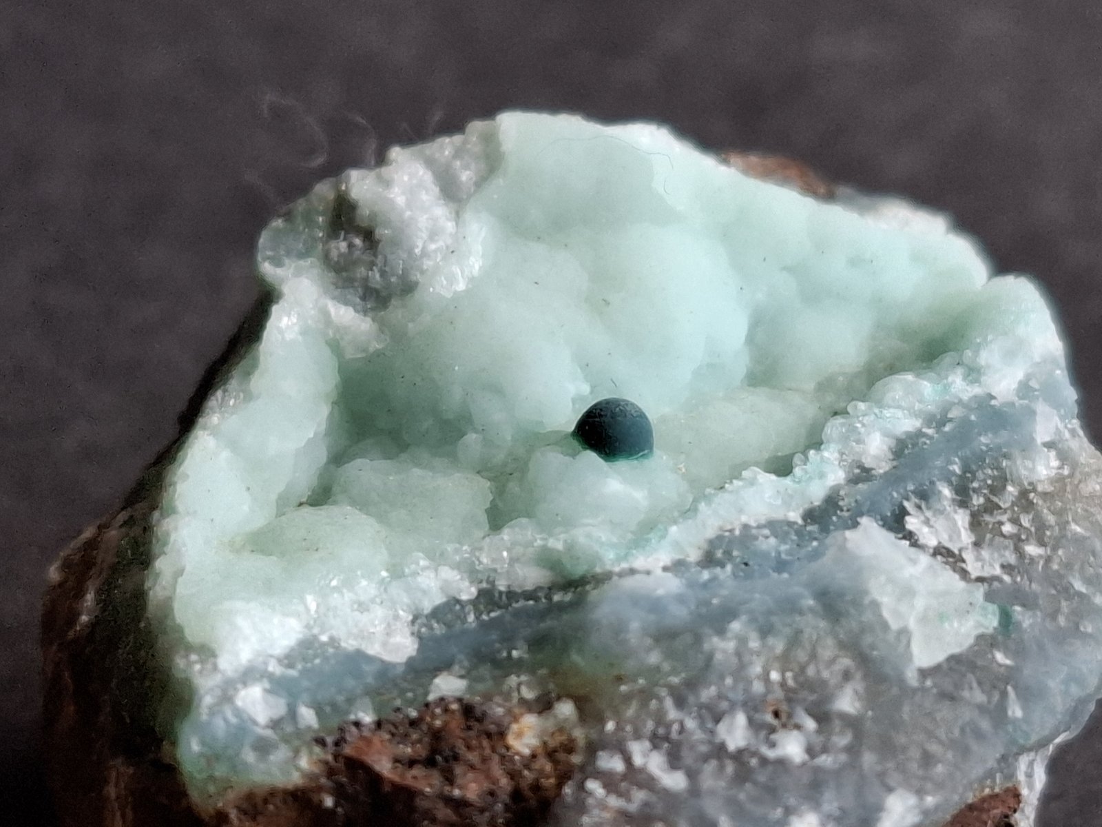 Smithsonite, Malachite
2,5 x 2 cm
(Autor: Volkmar Stingl)