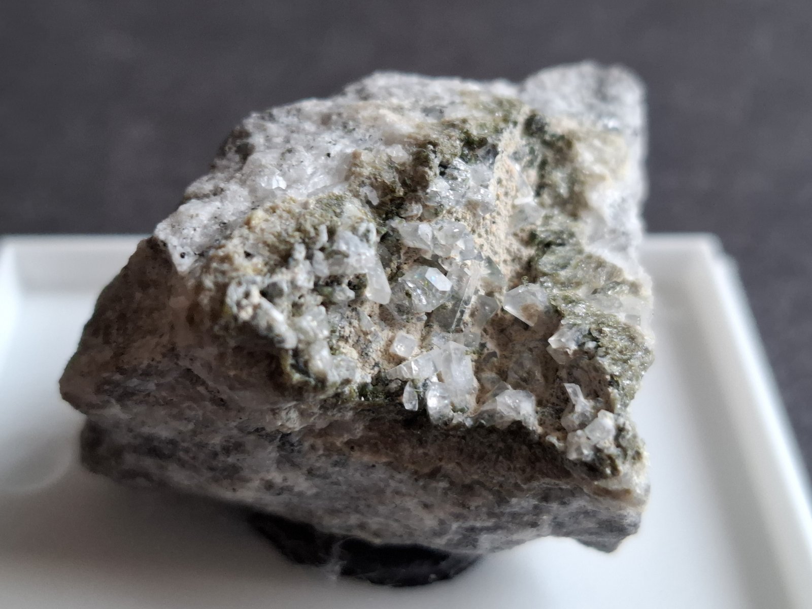 Meionite
4 x 3,5 cm
(Autor: Volkmar Stingl)