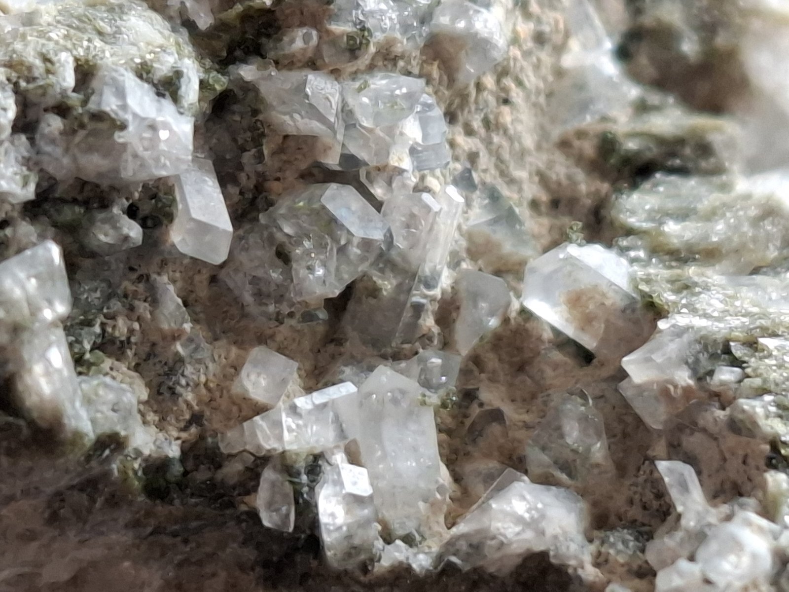 Meionite
4 x 3,5 cm
(Autor: Volkmar Stingl)