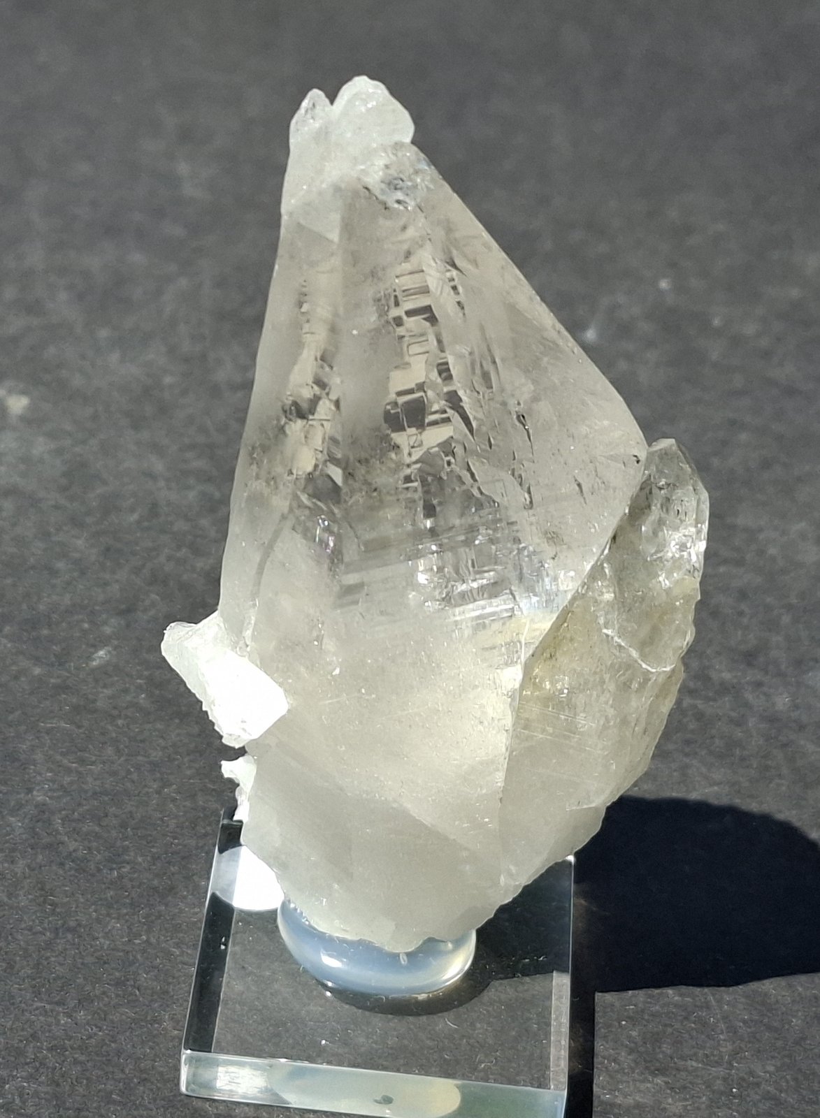 Quartz (variety rock crystal)
7,5 x 3,5 cm
(Autor: Volkmar Stingl)