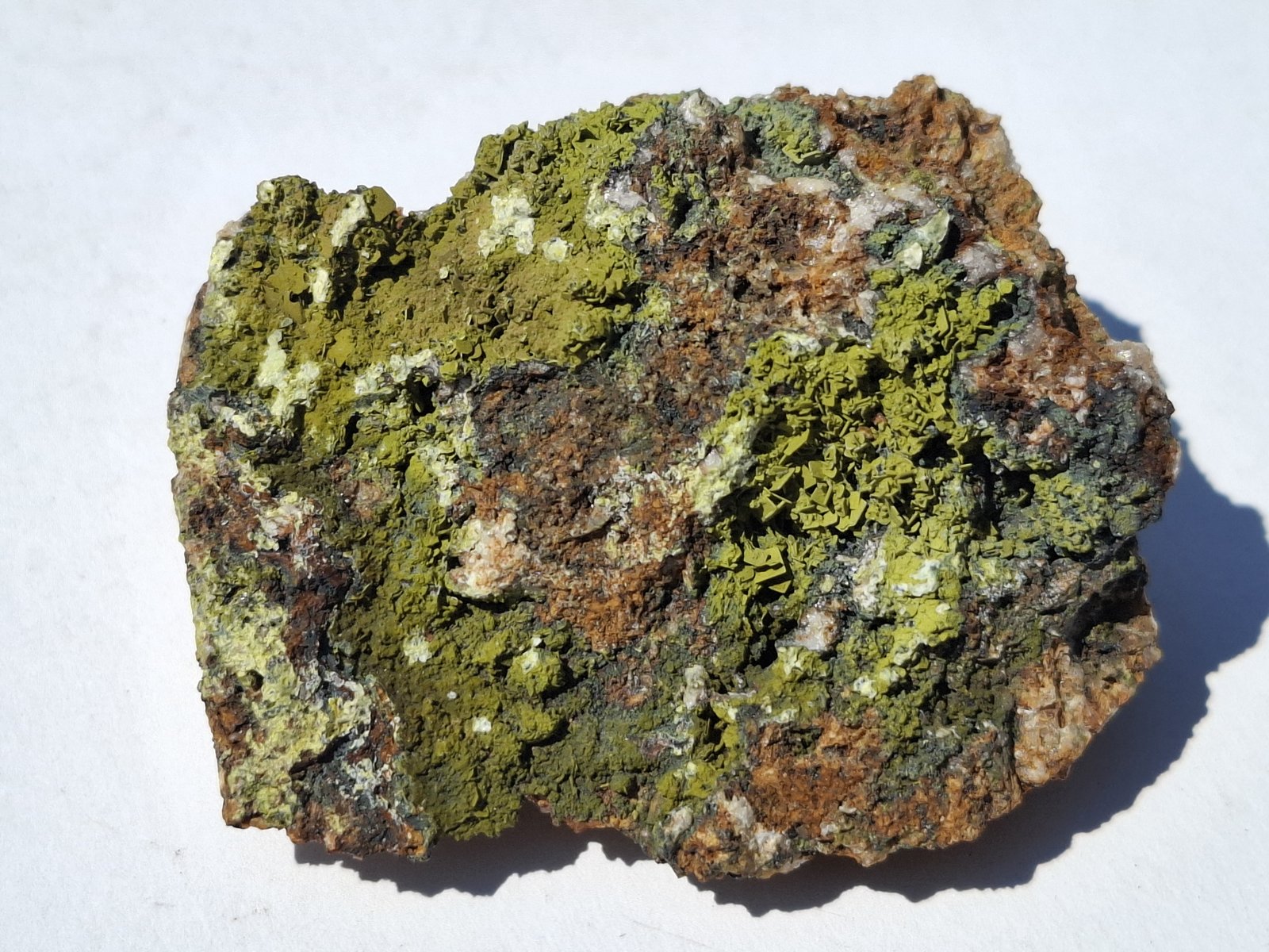 Wulfenite, Mottramite
5,5 x 4 cm
(Autor: Volkmar Stingl)