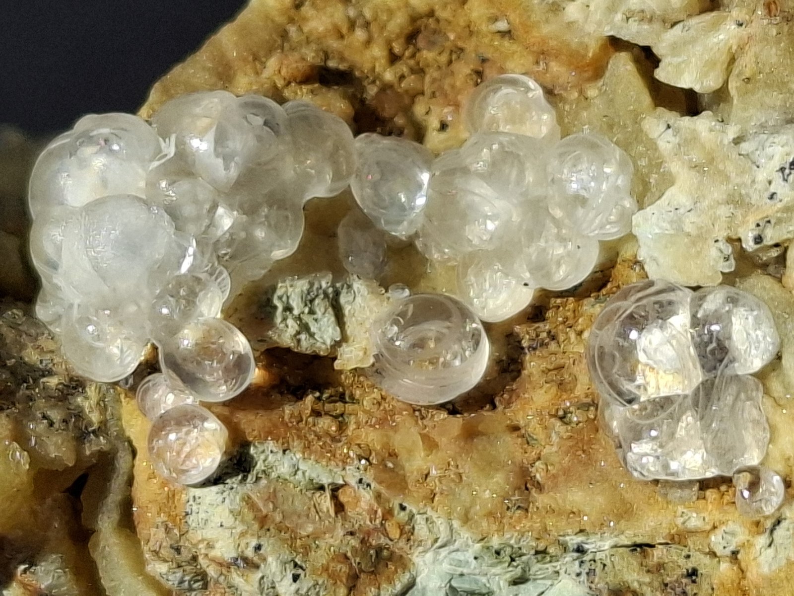 Melanophlogite
1,9 x 1,4 cm
(Autor: Volkmar Stingl)