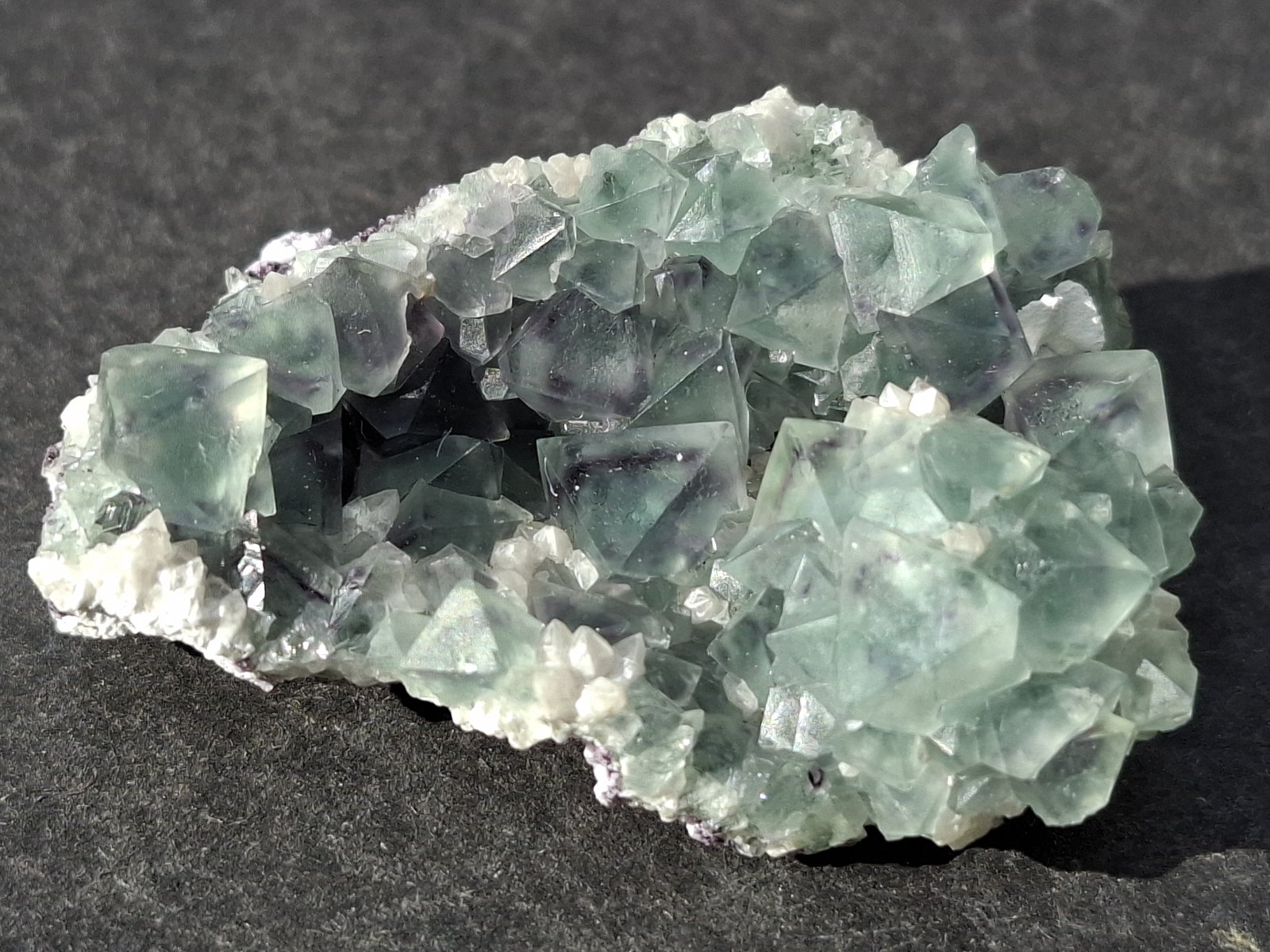 Fluorite
4 x 2,5 cm
(Autor: Volkmar Stingl)
