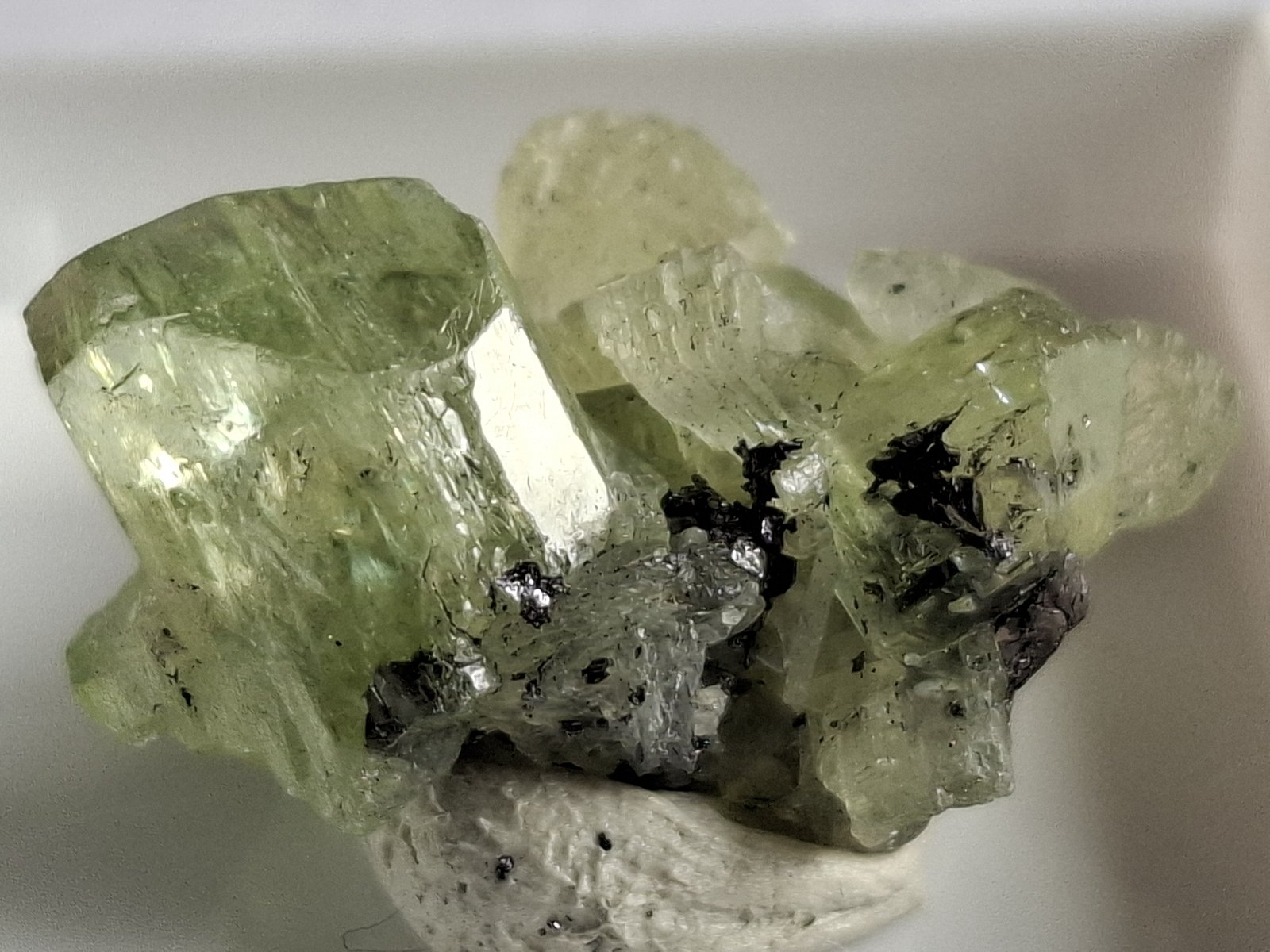 Diopside, Graphite
2 x 1,5 cm
(Autor: Volkmar Stingl)