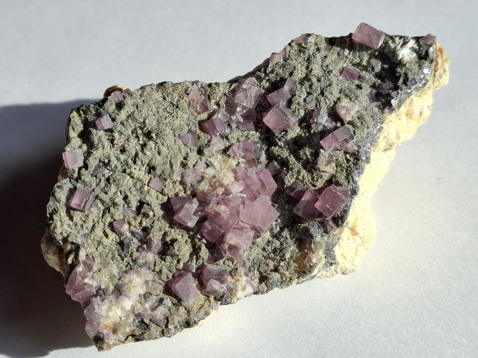 Fluorite, Baryte
7 x 4 cm
(Autor: Volkmar Stingl)