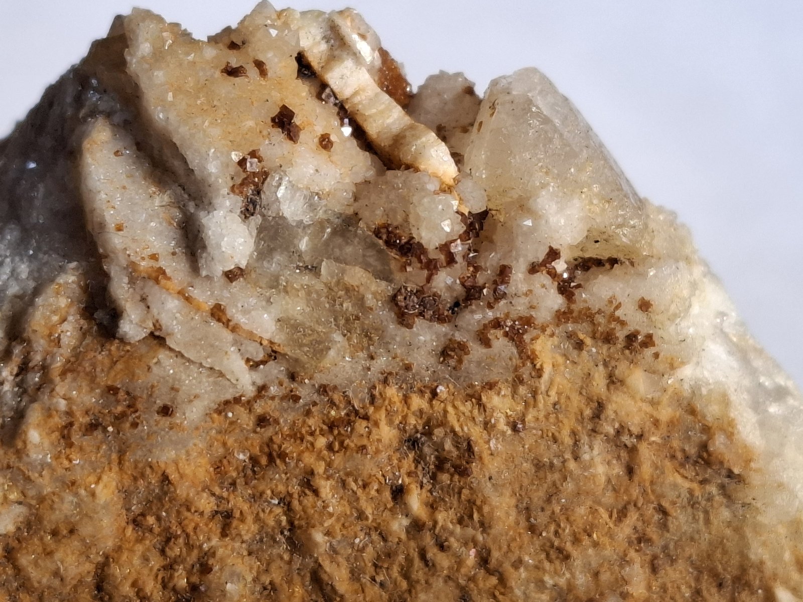 Bariumpharmacosiderite
5,5 x 4,5 cm
(Autor: Volkmar Stingl)