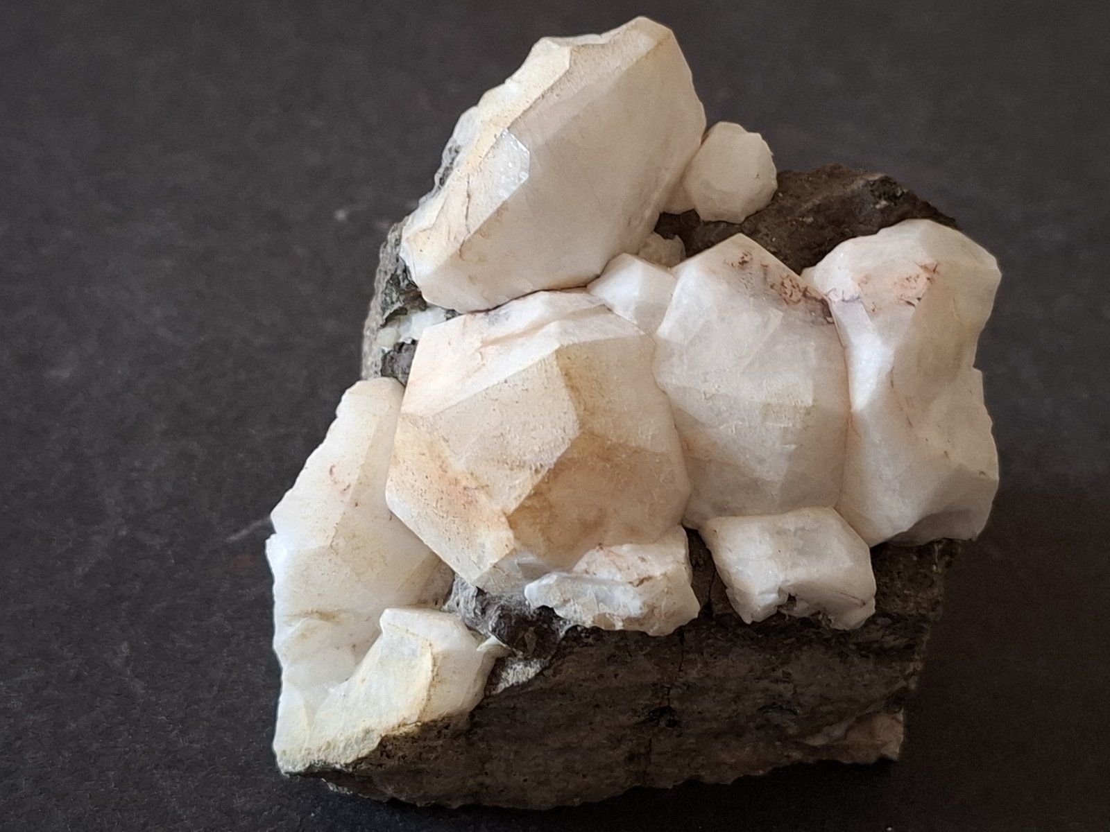 Analcime
6 x 5,5 cm
(Autor: Volkmar Stingl)