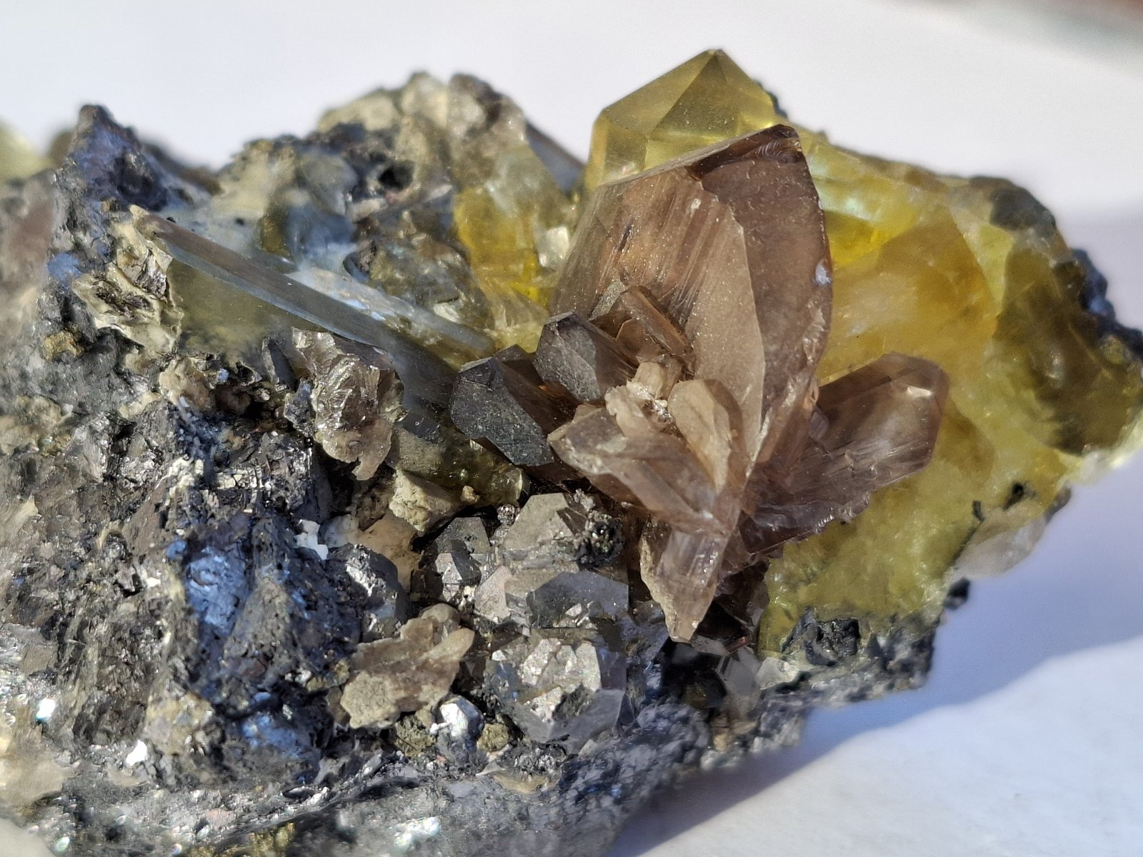 Anglesite, Quartz, Galena
6,5 x 4 cm
(Autor: Volkmar Stingl)