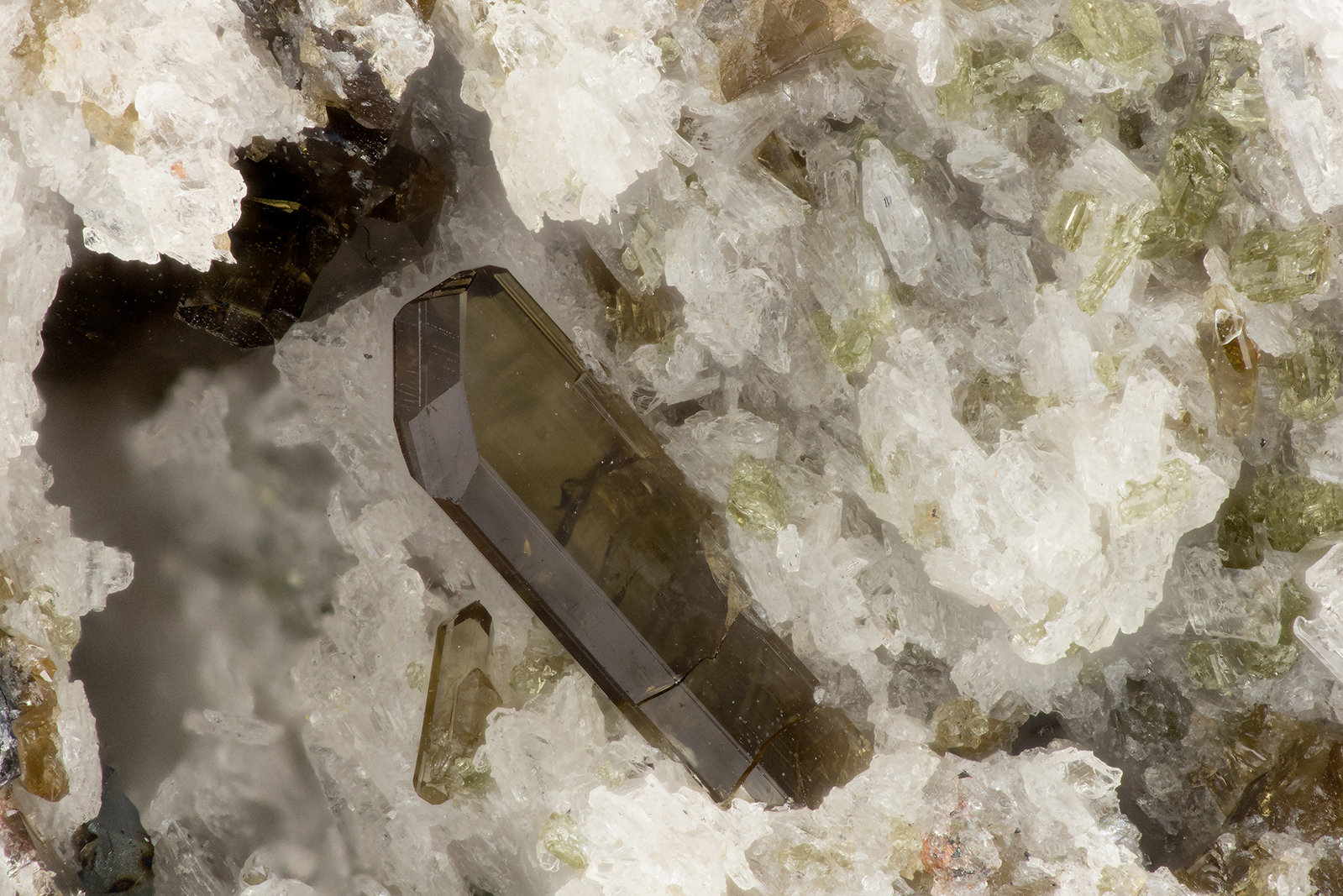 Enstatite
FOV = 3.4 mm
(Autor: Doug)