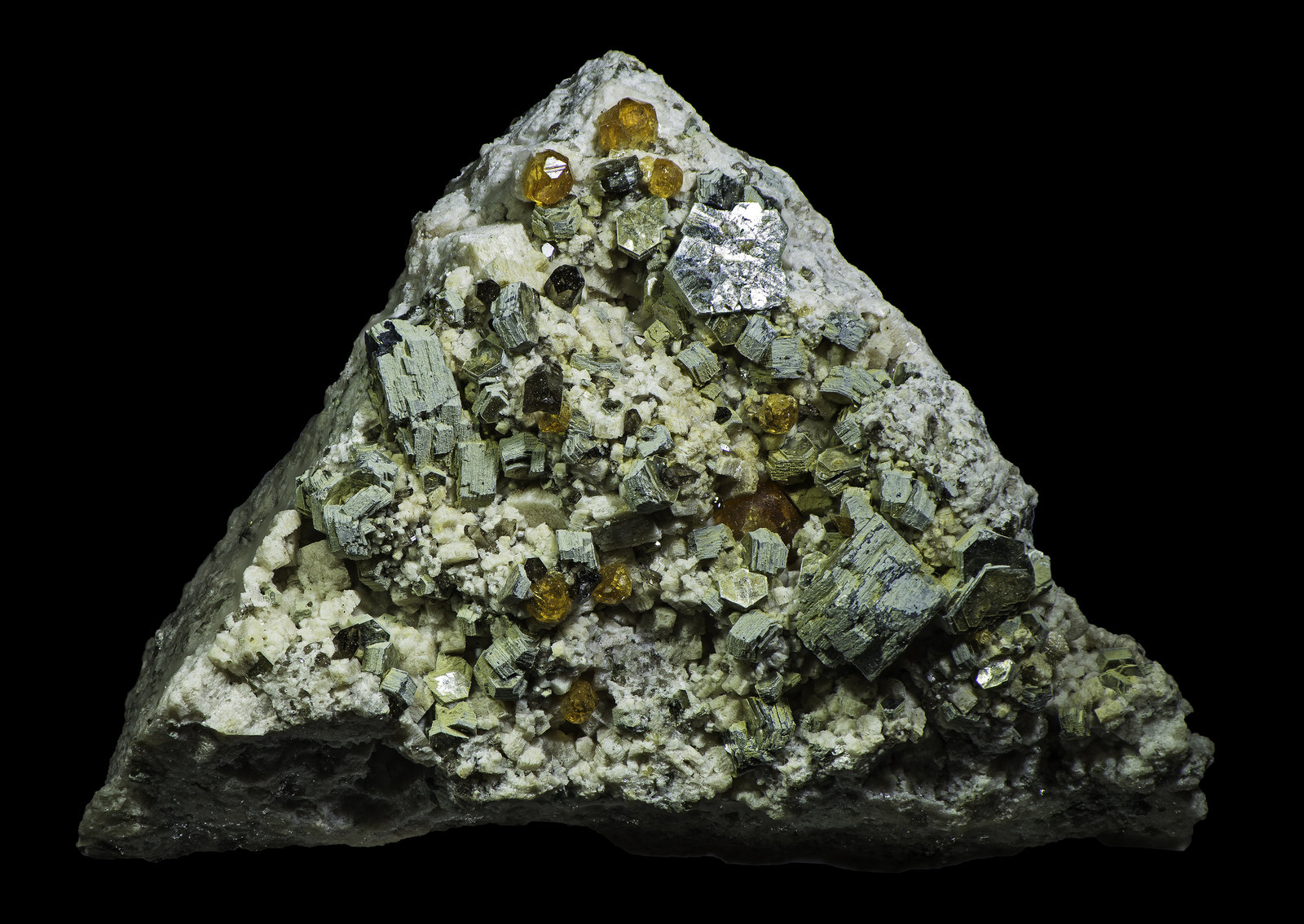 Spessartine
43 x 30 x 19 mm
(Autor: Rob Schnerr)