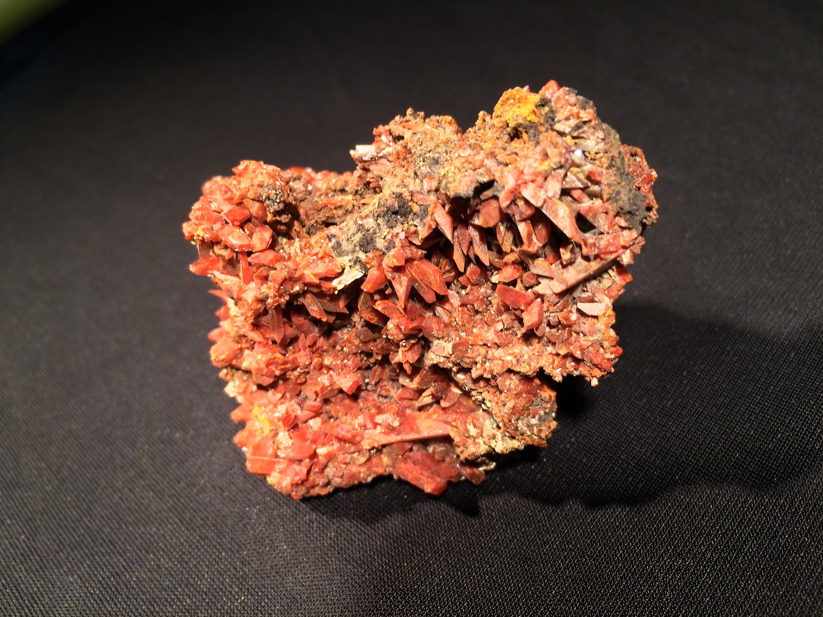 Crocoite
80 mm x 58 mm x 53 mm
(Autor: Robert Seitz)