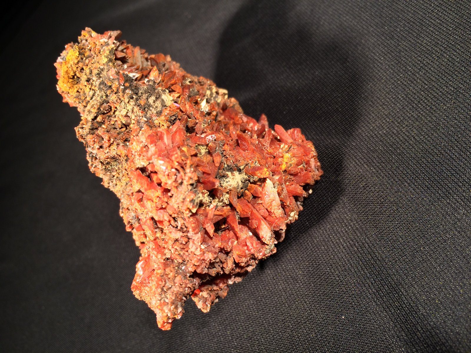 Crocoite
80 mm x 58 mm x 53 mm
(Autor: Robert Seitz)