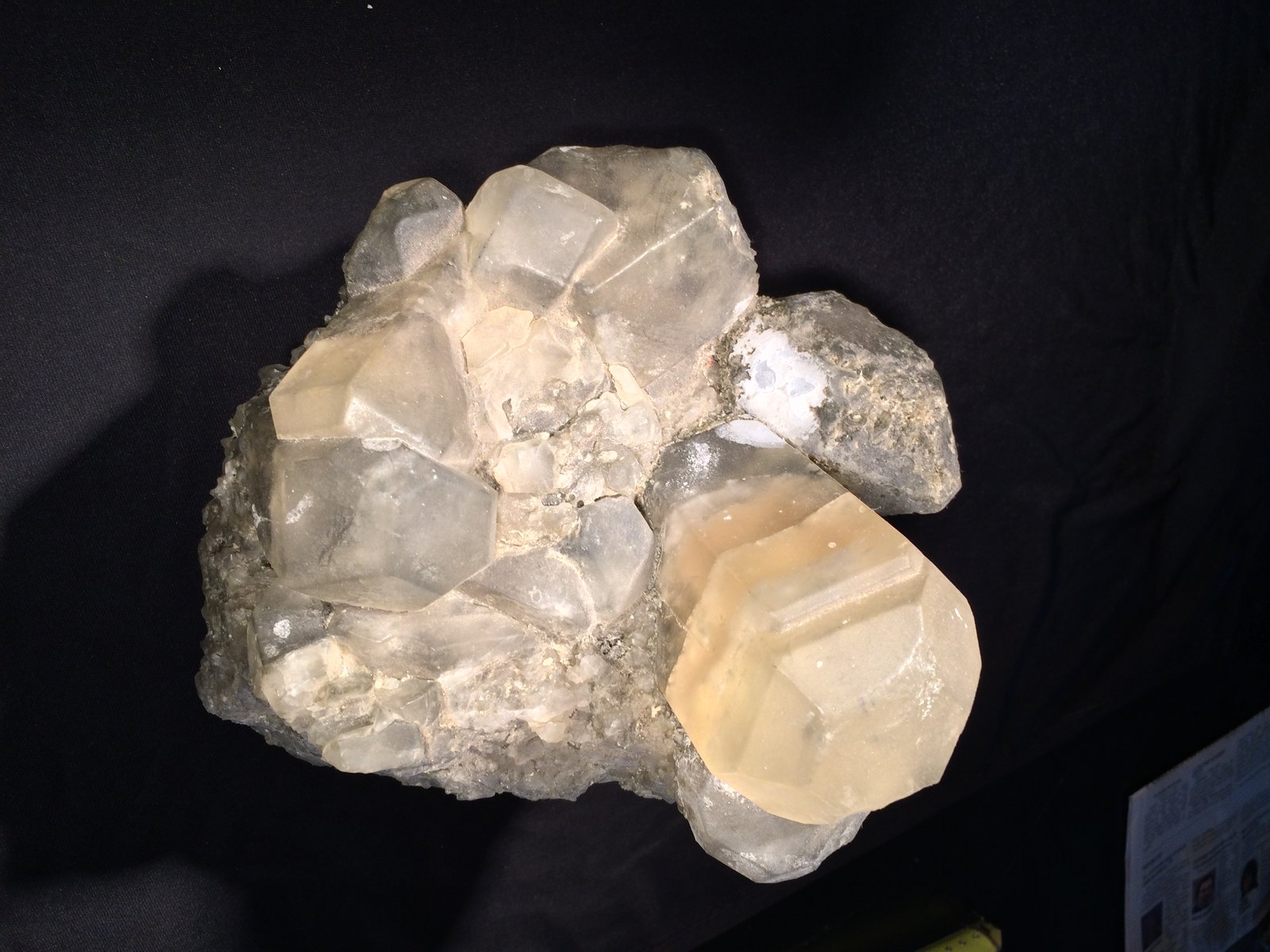 Hanksite
215 mm x 177 mm x 198 mm
(Autor: Robert Seitz)