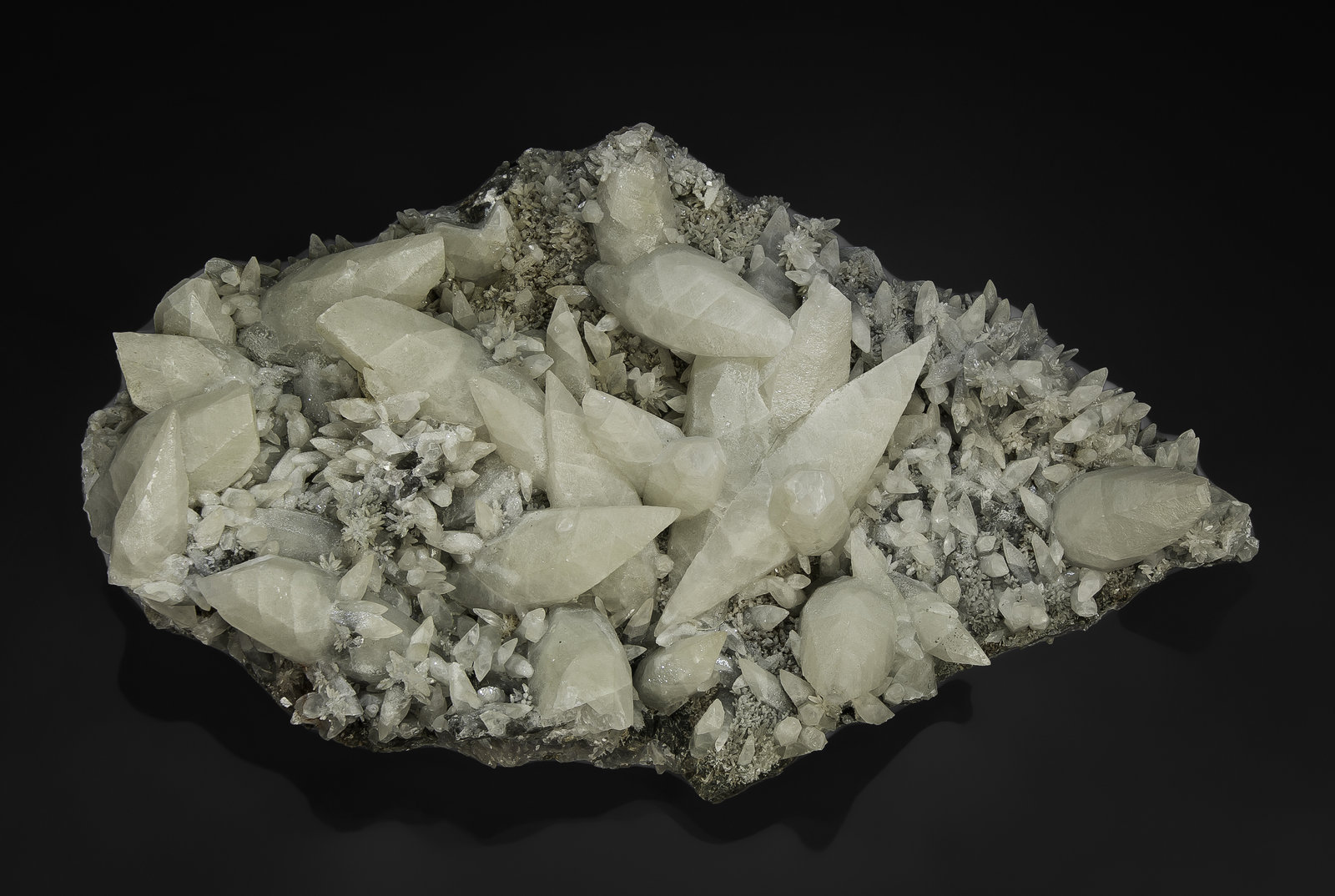 Calcite
380 x 230 x 80 mm
(Autor: Rob Schnerr)
